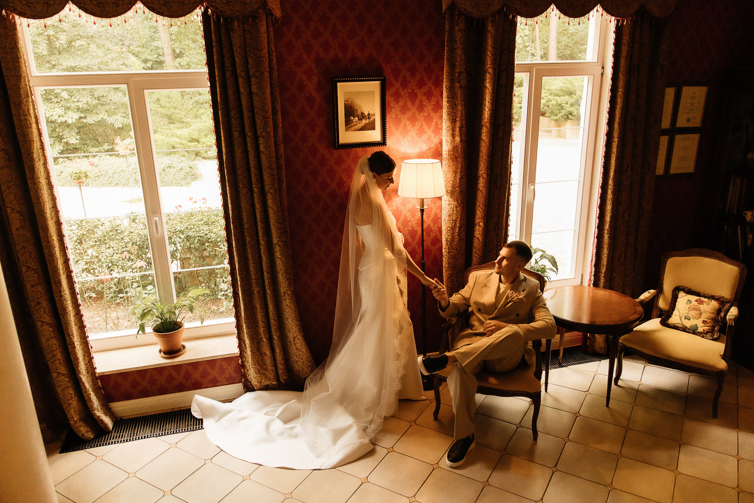 Свадьбная фотосессия в отеле Кронон (Гродно, Беларусь). Свадебный и семейный фотограф Виолетта Сидельникова. Краснодар, Россия, Беларусь, Европа