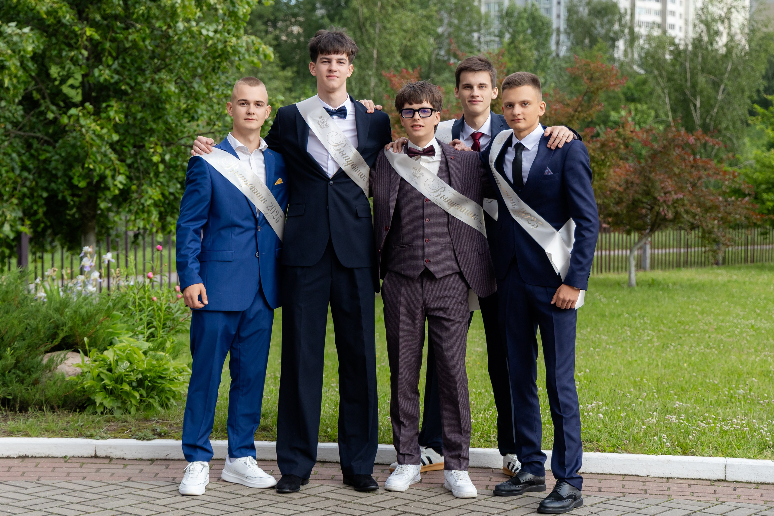 Школьный выпускной 2025 год в Минске, Беларуси. Свадебный фотограф в Минске/Беларуси Сергей Спиридонов