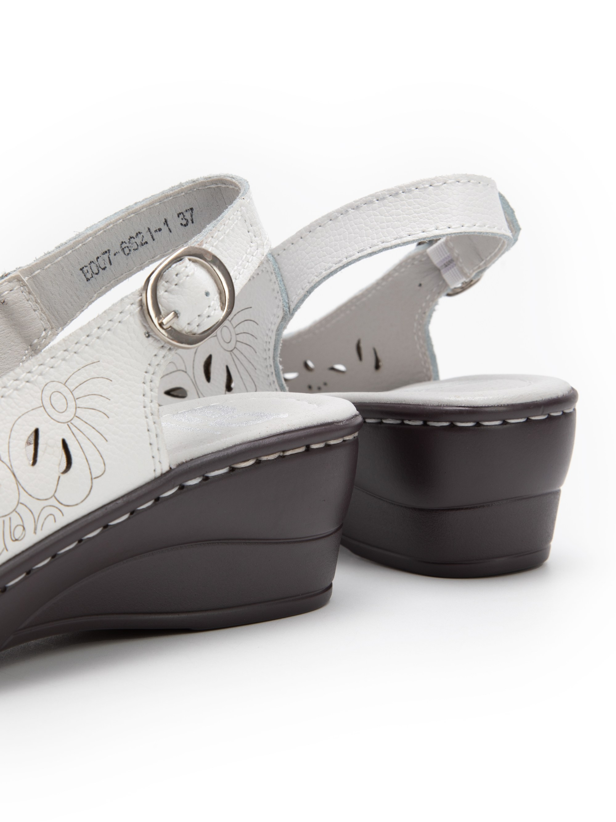 Каталожная фотография обуви. Фотограф в Москве Егор Гончаров