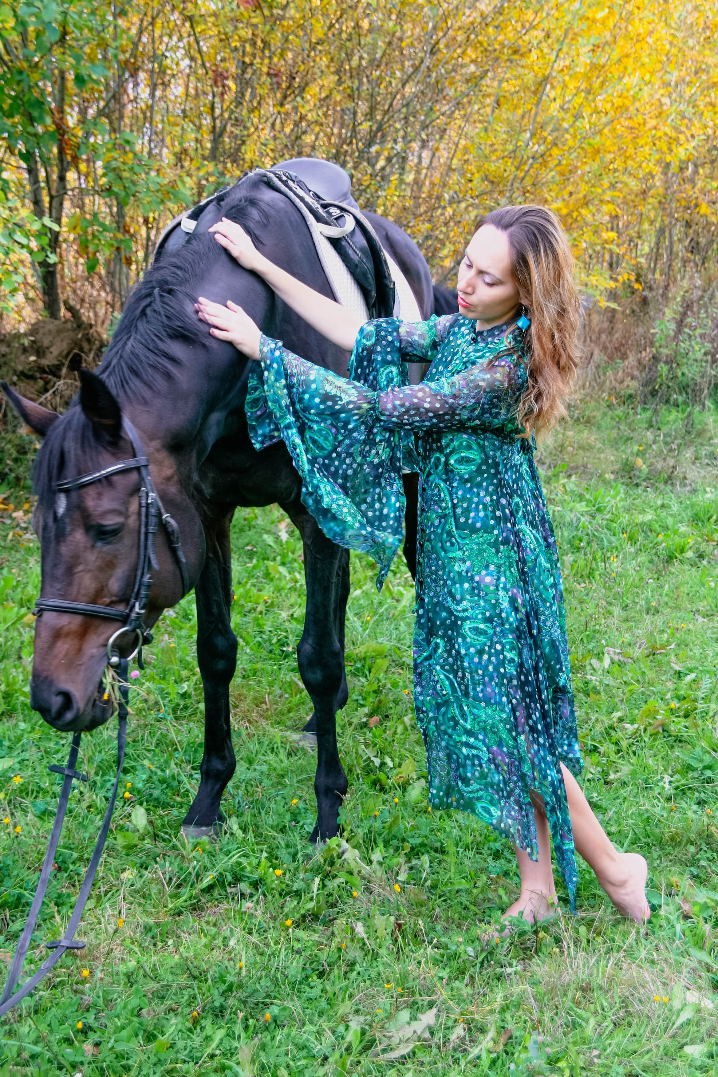 Алёна и Даша на лошади. Фотограф Пермь. Фотосессия в фотостудии Перми и на свежем воздухе