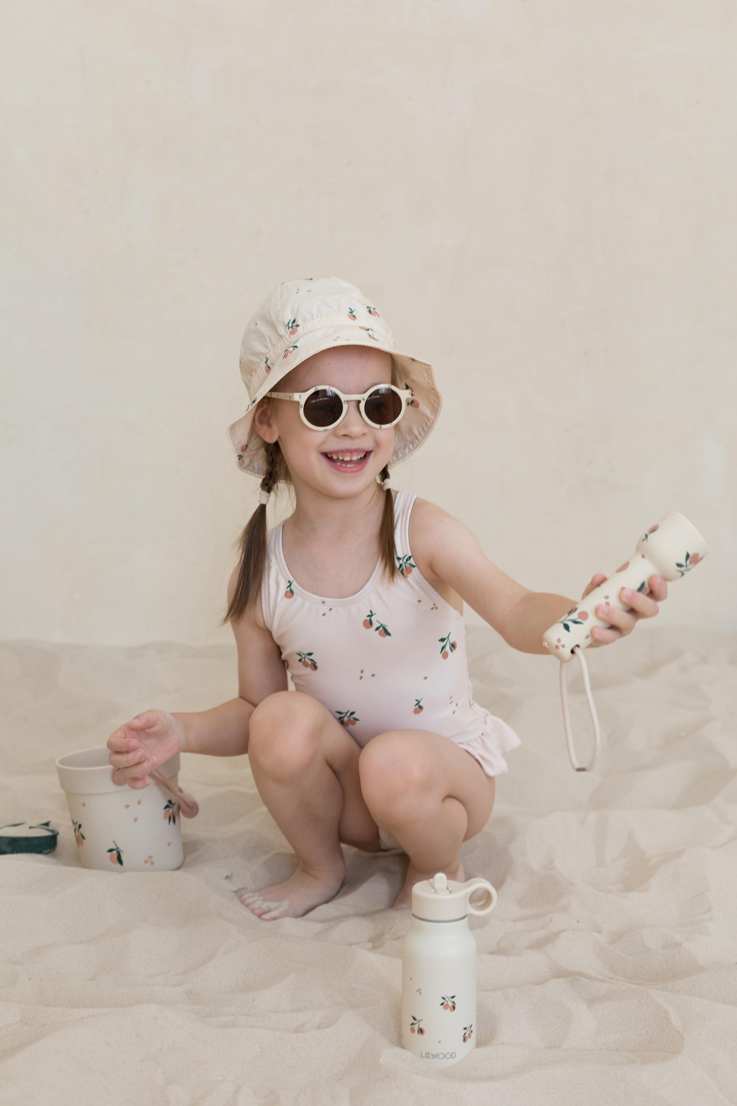 Фотосессия в песке для детского бренда. Детский и контент фотограф Надя Волкова Санкт-Петербург