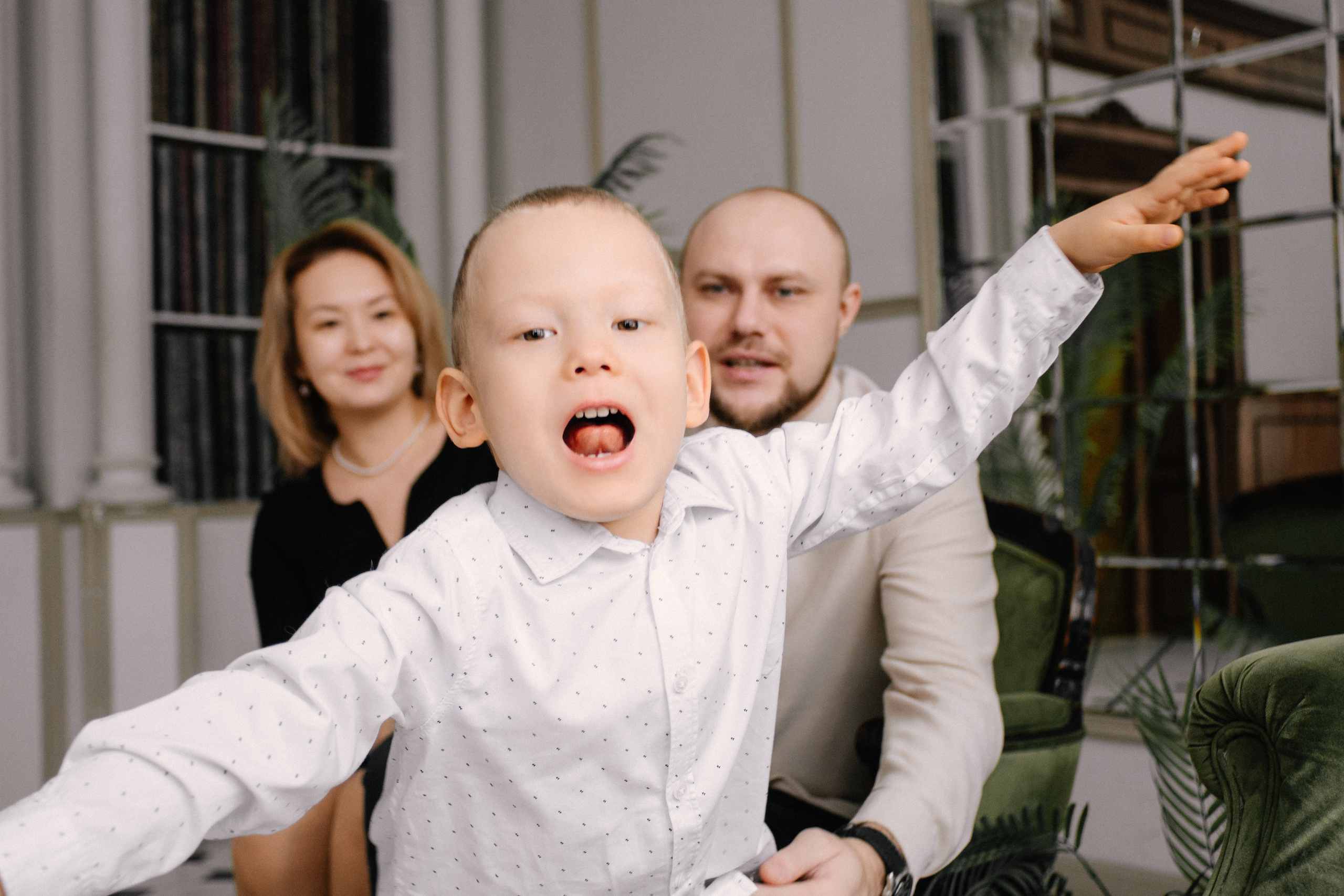 Саша и родители. LeonaStage. Фотограф в Челябинске Любовь Денисенко