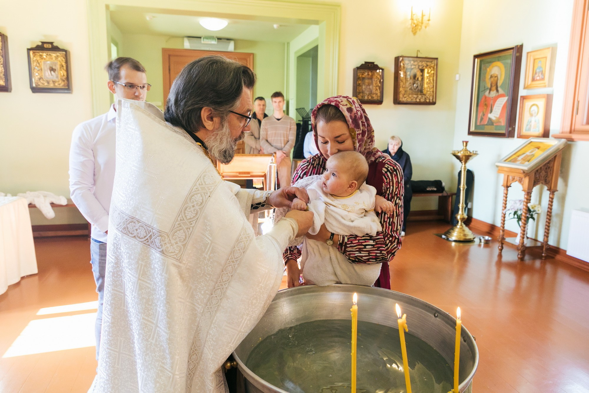 Крещение Церковь Святого Апостола Петра в Лахте СПб. Фотограф на крещение в Санкт Петербурге