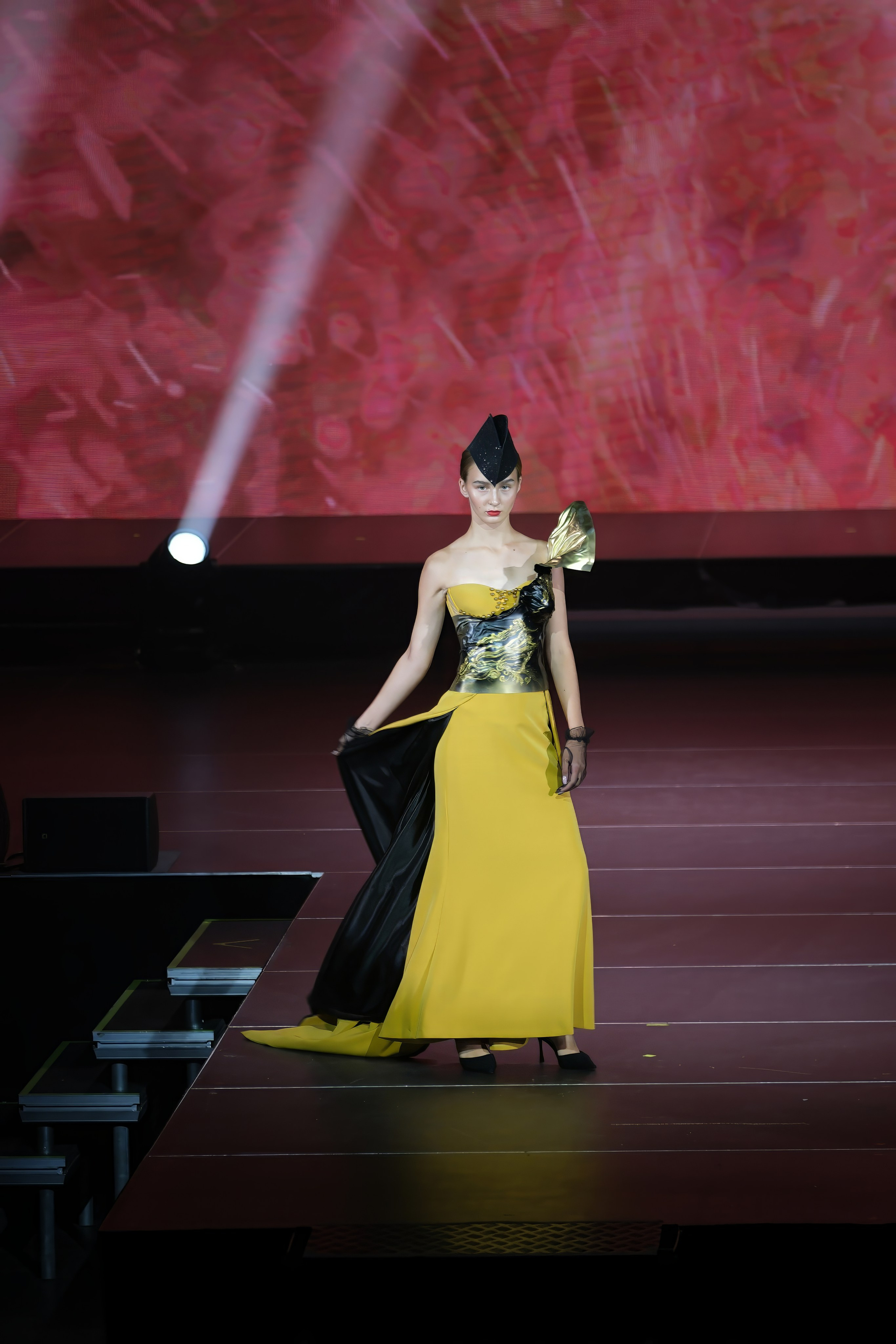 Подиумный спектакль «Стиль Надежды». Добро пожаловать в студию «Цифровой скульптор»  где искусство встречается с технологиями!