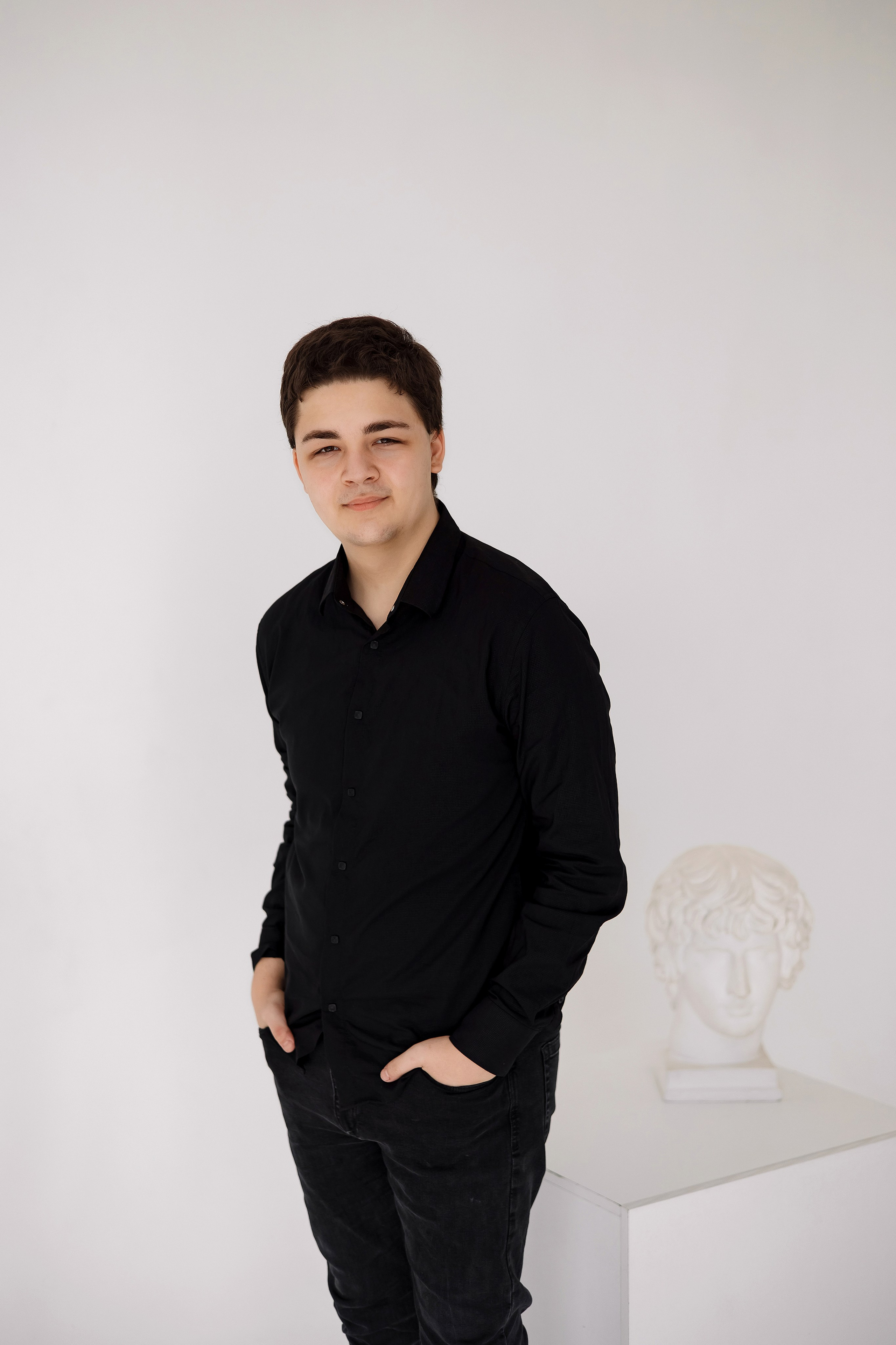 11 класс съемка на циклораме. Фотограф Любовь Корниенко, Примоский край