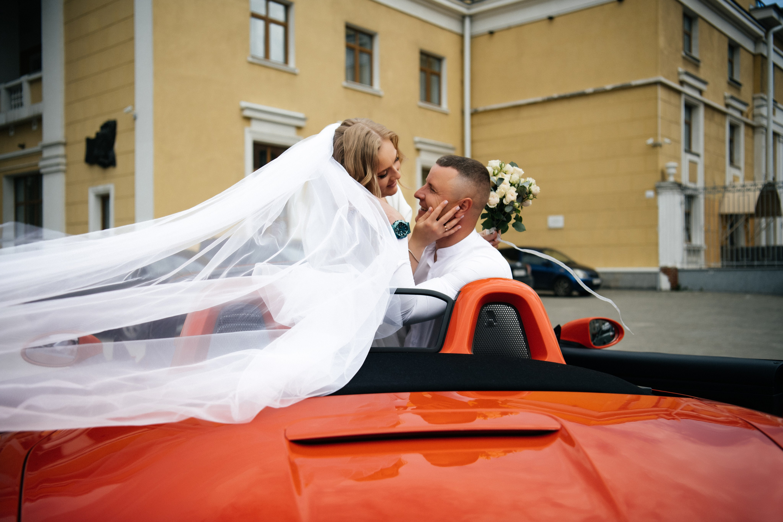 alt="Свадебная фотосессия в Барнауле. Свадебный фотограф Анна Глухова"