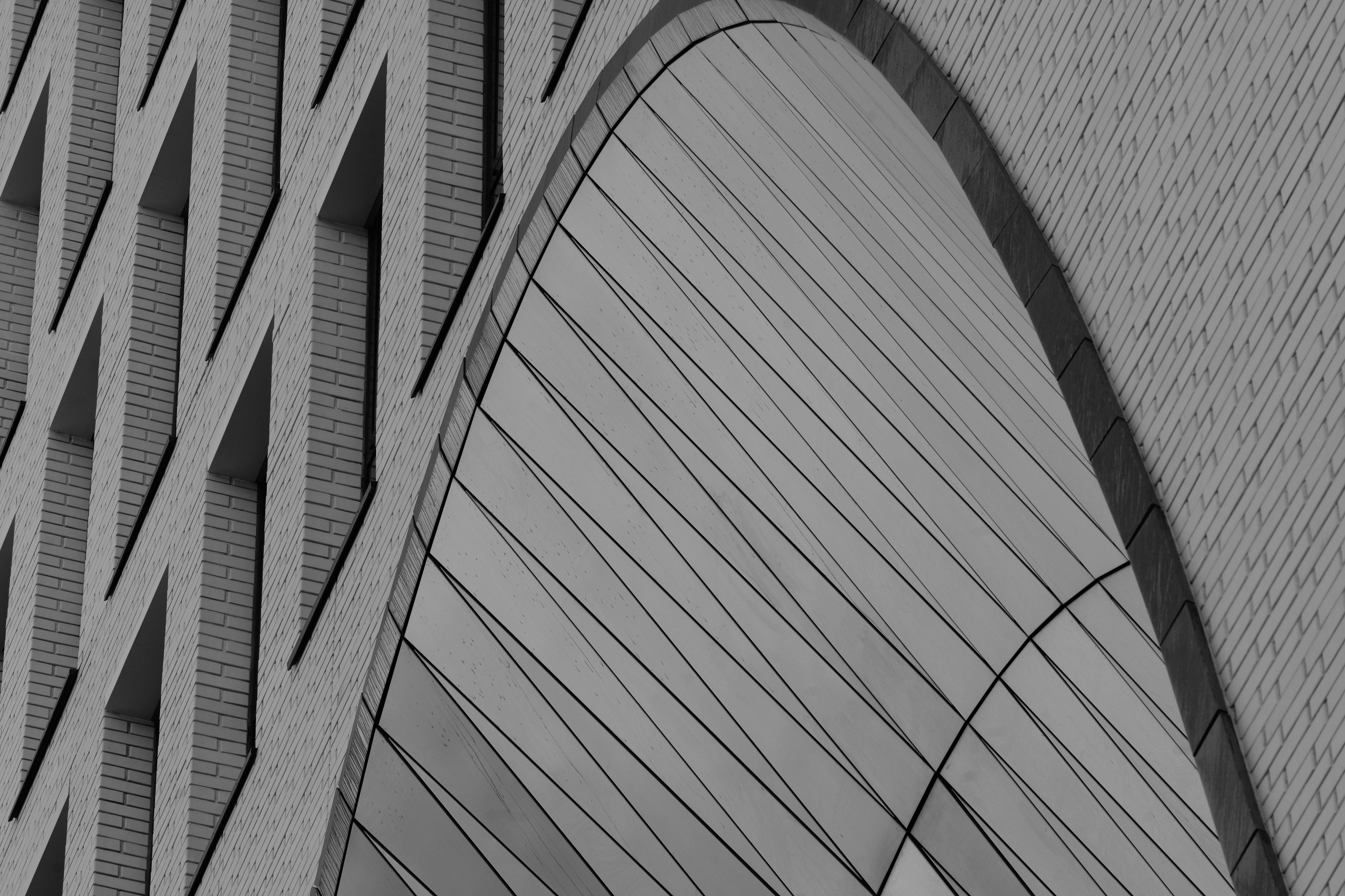 АРХМОСКВА 2024 — ГОРОДСКИЕ ФАКТУРЫ. @tomrus: Рустам Шагиморданов — фотограф