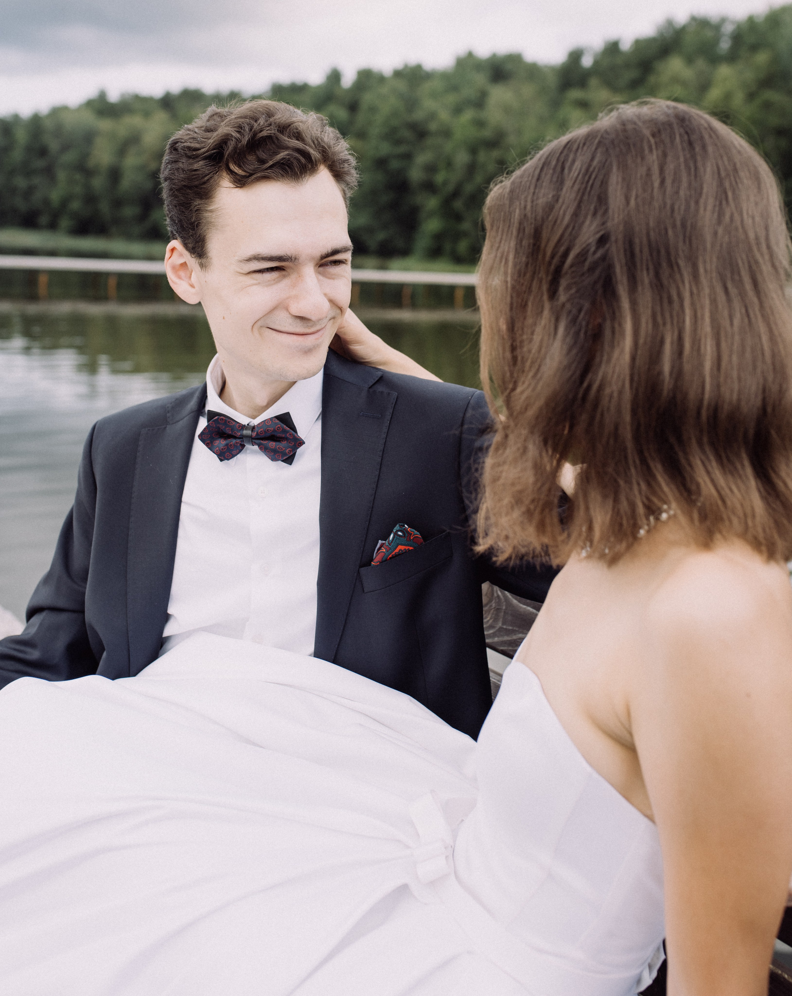 Прогулки во время свадебного банкета. Happiness is in the moments