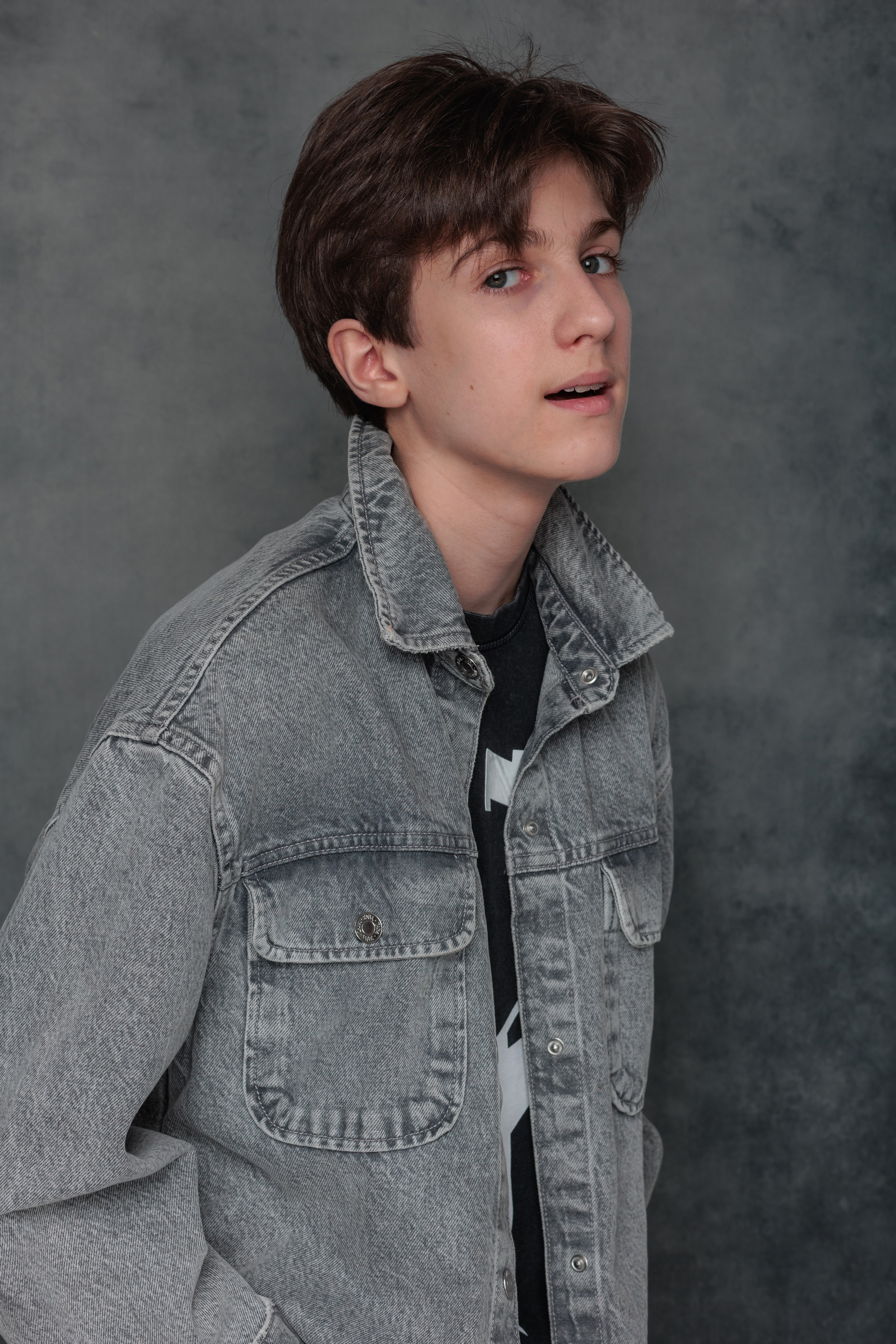 АРТЁМ. Я фотограф из Москвы к Вашим услугам