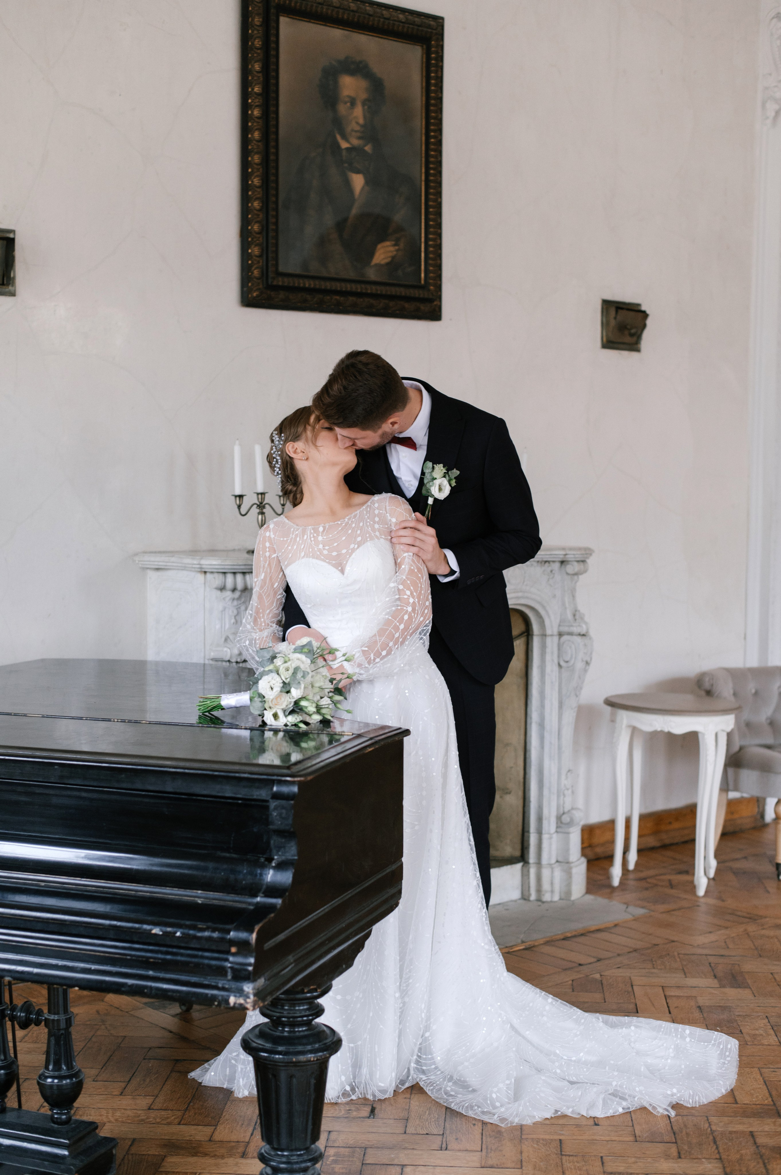 Свадебная фотосессия в Читальне имени Пушкина и камерный банкет в ресторане «Гусятникоff». Семейный и свадебный фотограф в Москве Татьяна Николаева