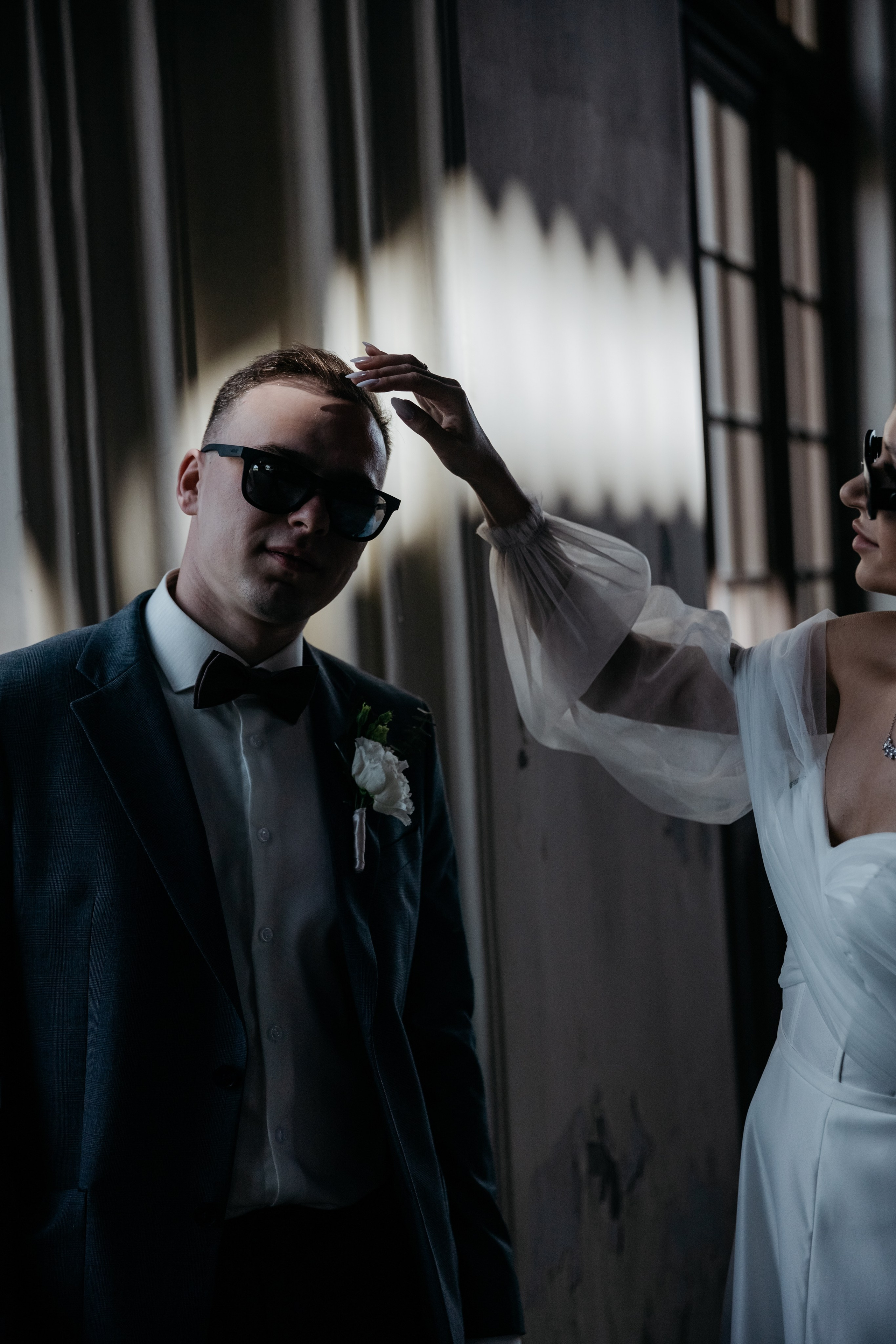 Волшебство уходит — Знаю. — И что мы будем делать? — Наслаждаться моментом. Свадебный фотограф в Санкт-Петербурге