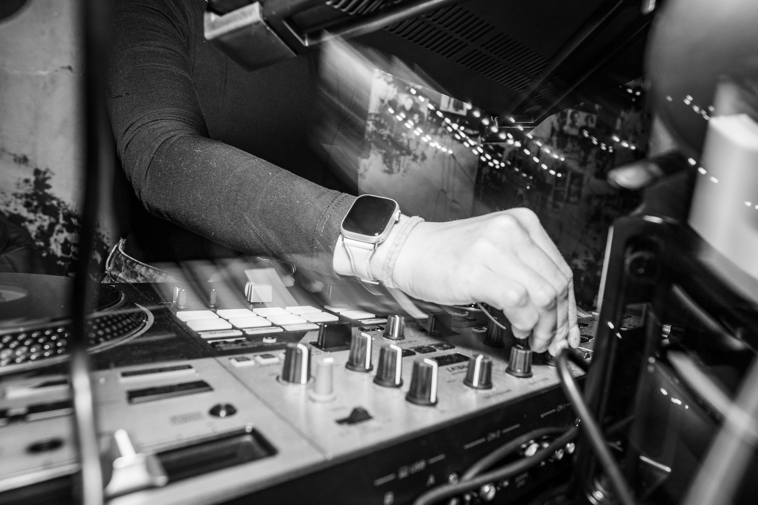 Из Сибири с любовью. Бар разбитых сердец. Концертный и репортажный фотограф в Санкт-Петербурге Слава Пахомов