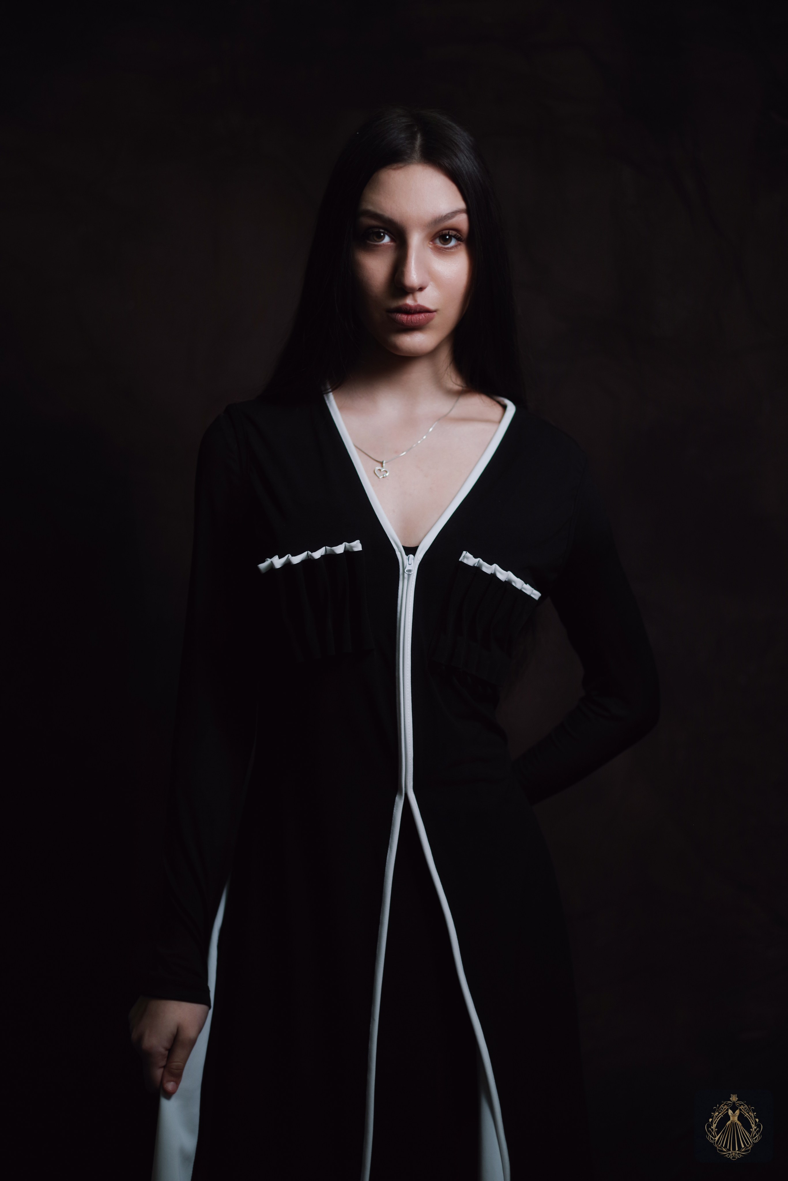 Бумажное платье. Портретный фотограф Денис Милютин