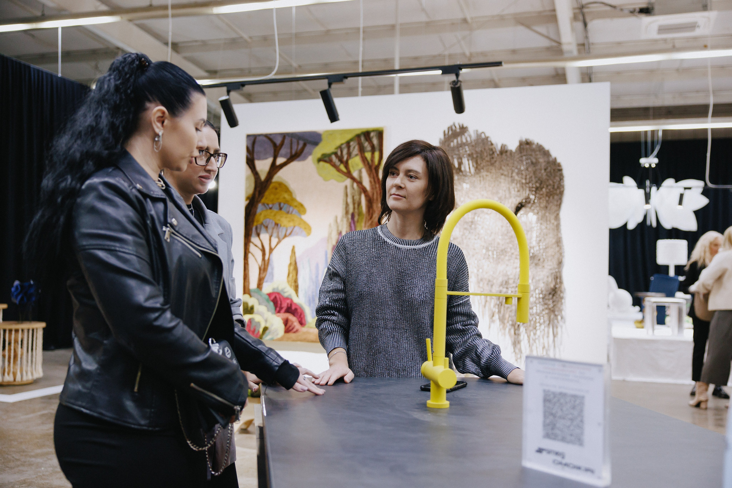 Выставка СТО ВЕЩЕЙ В ИНТЕРЬЕРЕ. Фотограф Иркутск Антипин Сергей