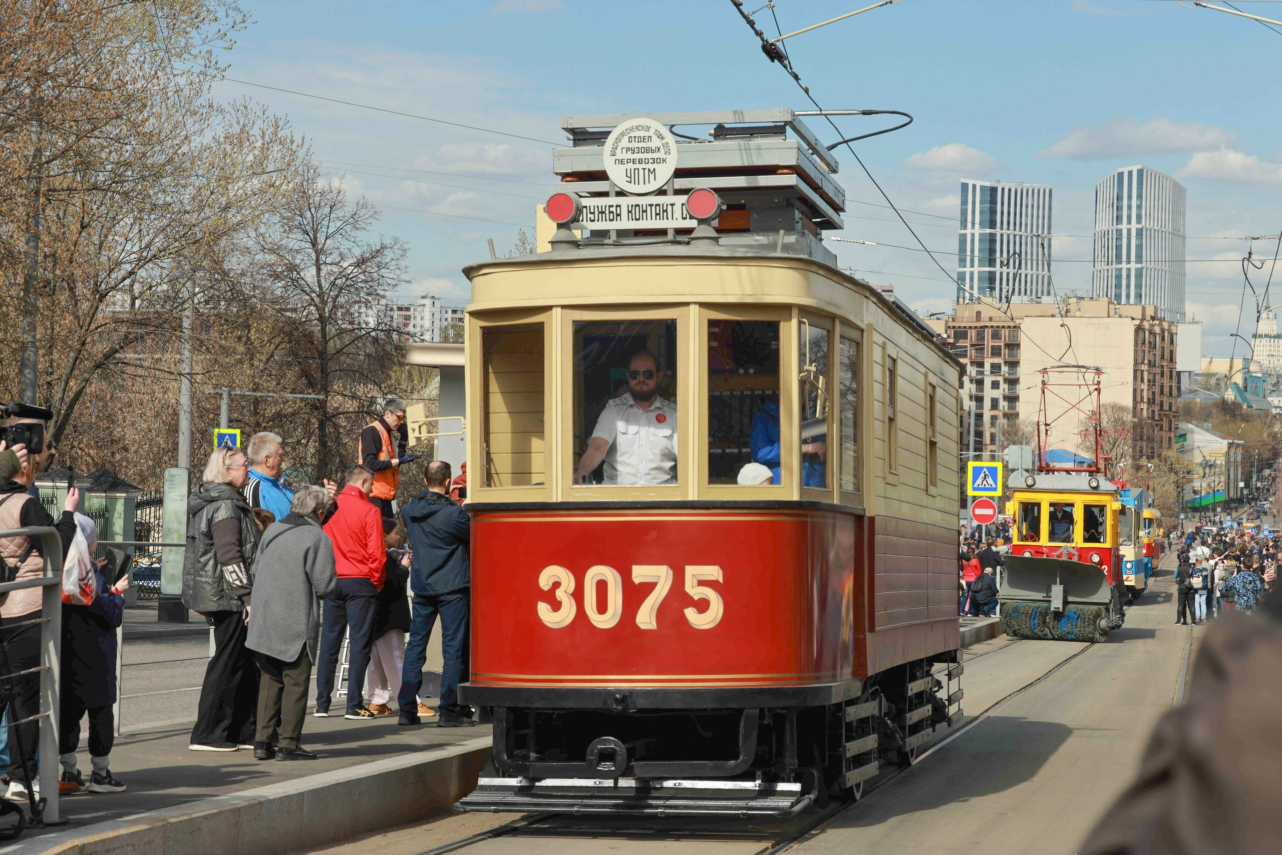 Парад трамваев. Репортажный, архитектурный, театральный и файн-арт фотограф Лена Мельникова в Москве