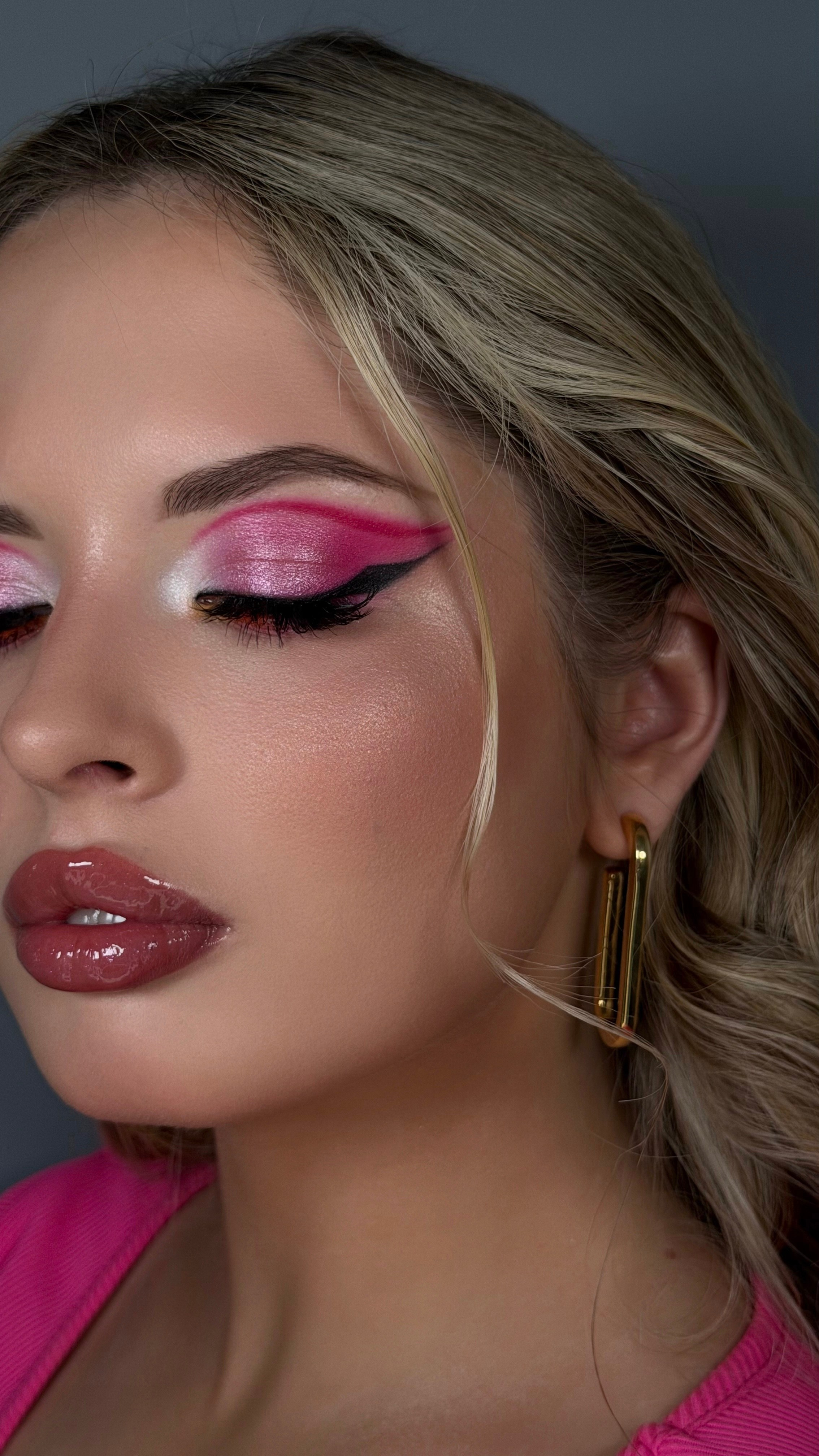 Образы. Студия визажистов, стилистов по прическам, бровистов и мастеров по ресницам