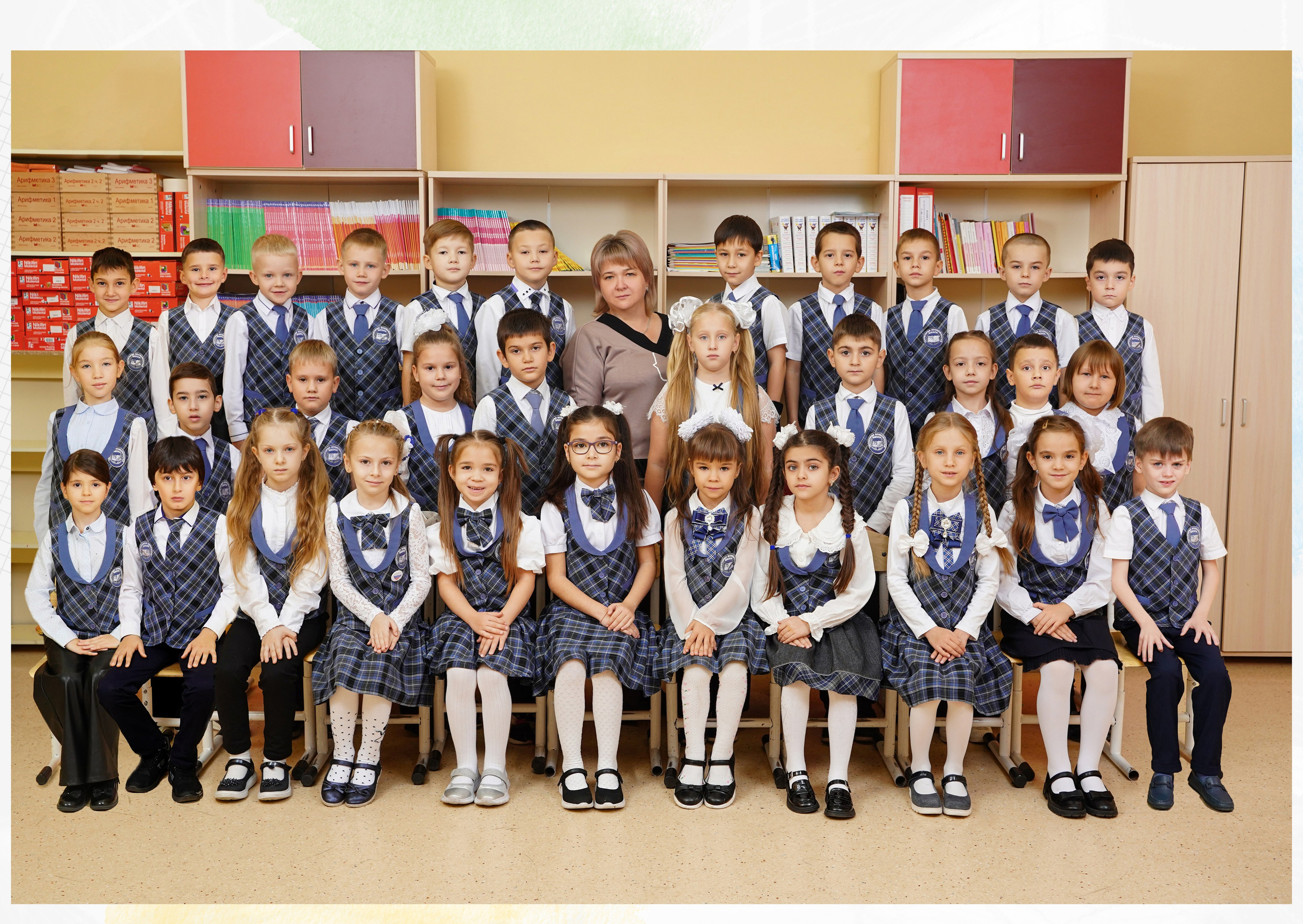 02.2.2. МИНИ ПЛЮС МЛАДШИЙ. MEMENTO.Выпускные альбомы, школьные, юбилейные и другие книги. Ростов-на-Дону