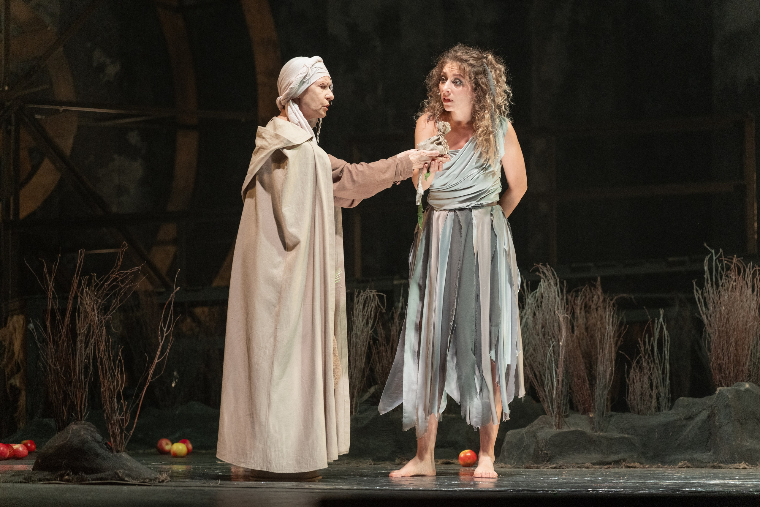 Алтайский молодёжный театр: Яга. Сайт фотографа Сергея Абрамова