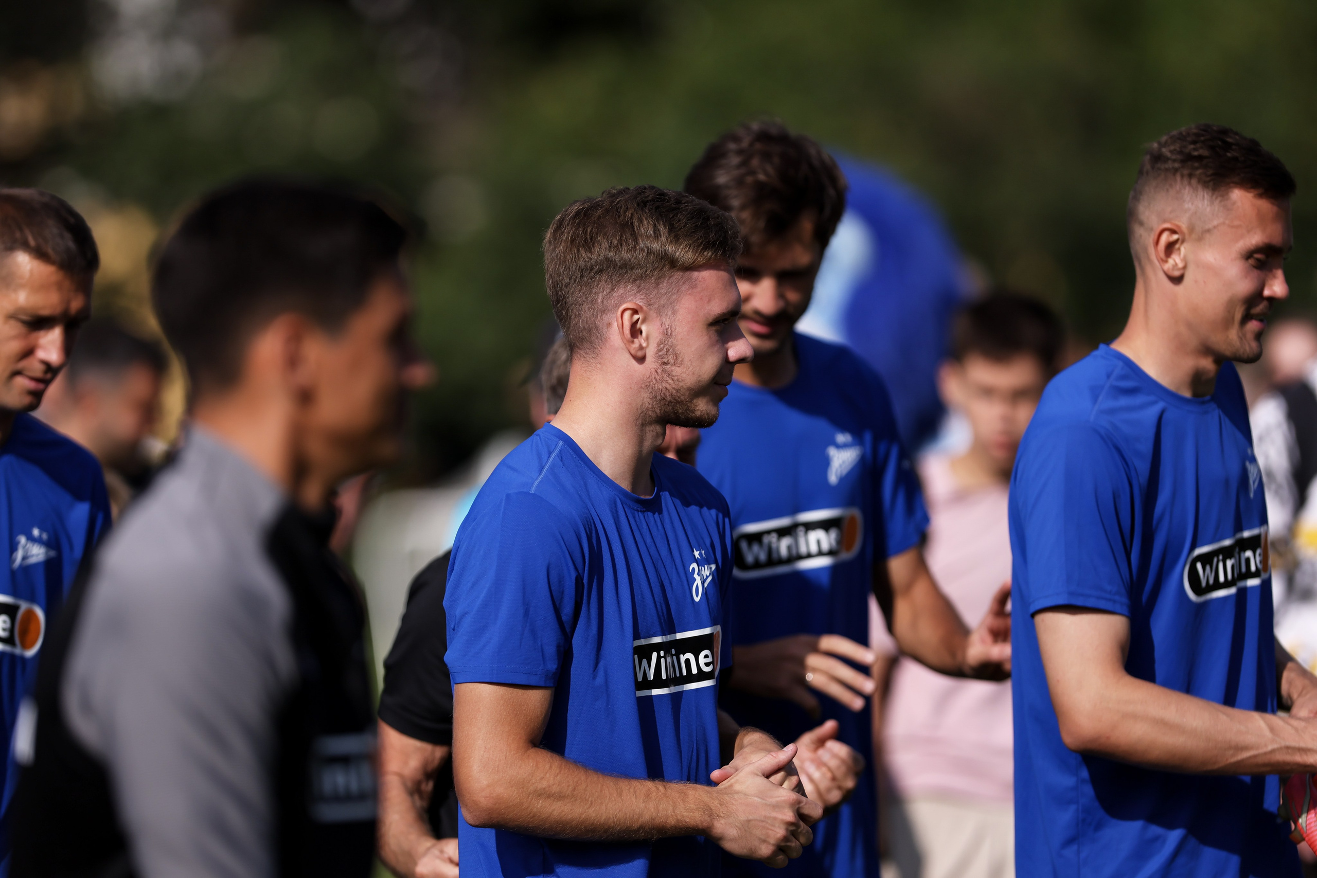 Открытая тренировка ФК «Зенит» Санкт-Петербург. Спортивный и репортажный фотограф Антон Тереханов