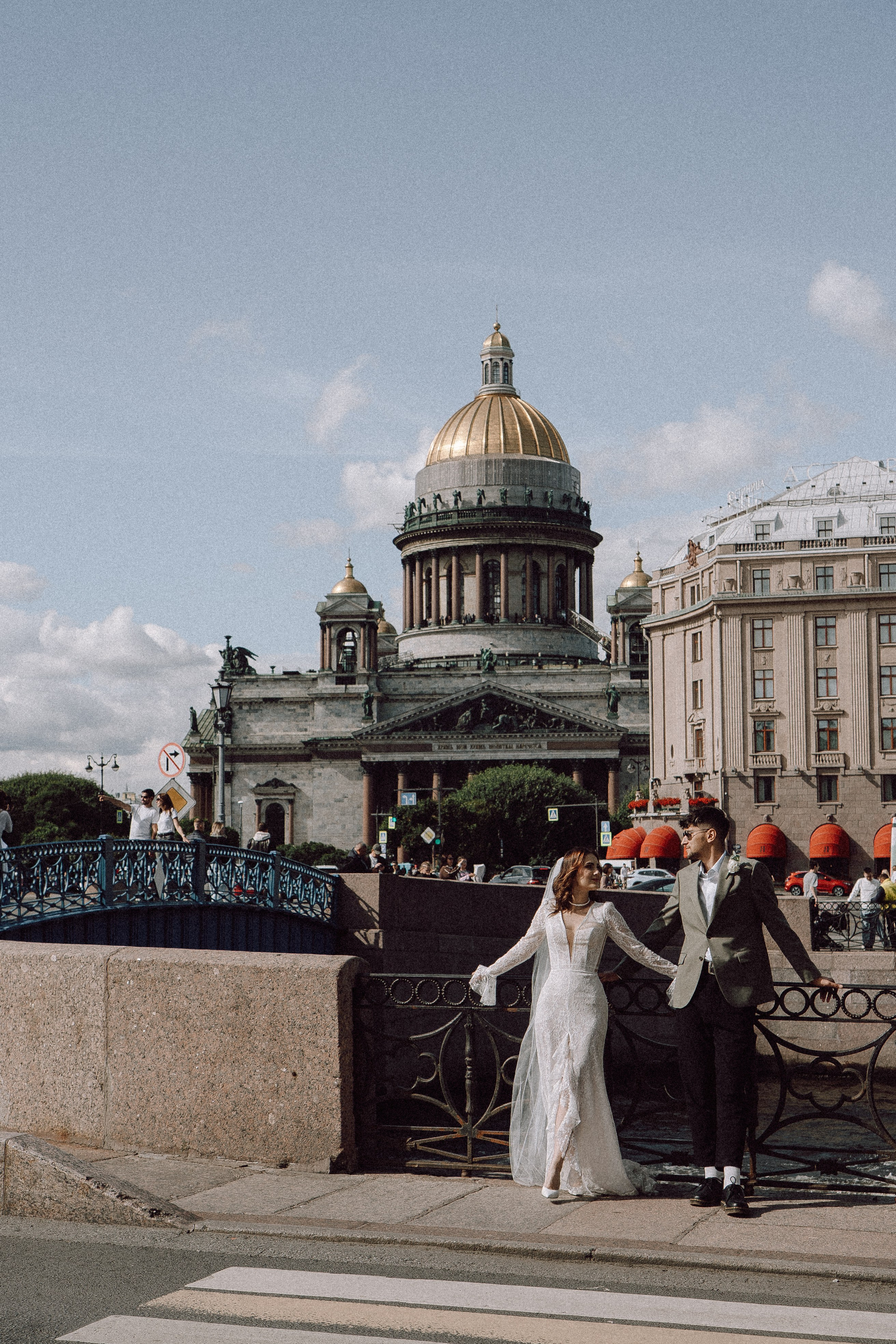 СВАДЕБНАЯ ПРОГУЛКА ВОЗЕ ИСАИКЕВСКОГО СОБОРА АСТОРИИ И ЗАКОНОДАЛЕТНОГО СОБРАНИЯ. Профессиональный фотограф, Санкт-Петербург — Виктория Богомолова