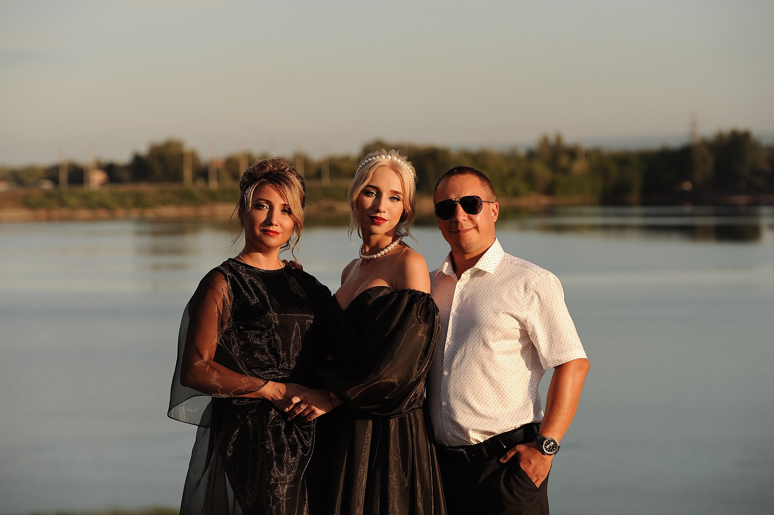 Выпускница, отличница и просто красавица Елизавета и ее родители. Свадебный и семейный фотограф в Самаре Головань Наталья