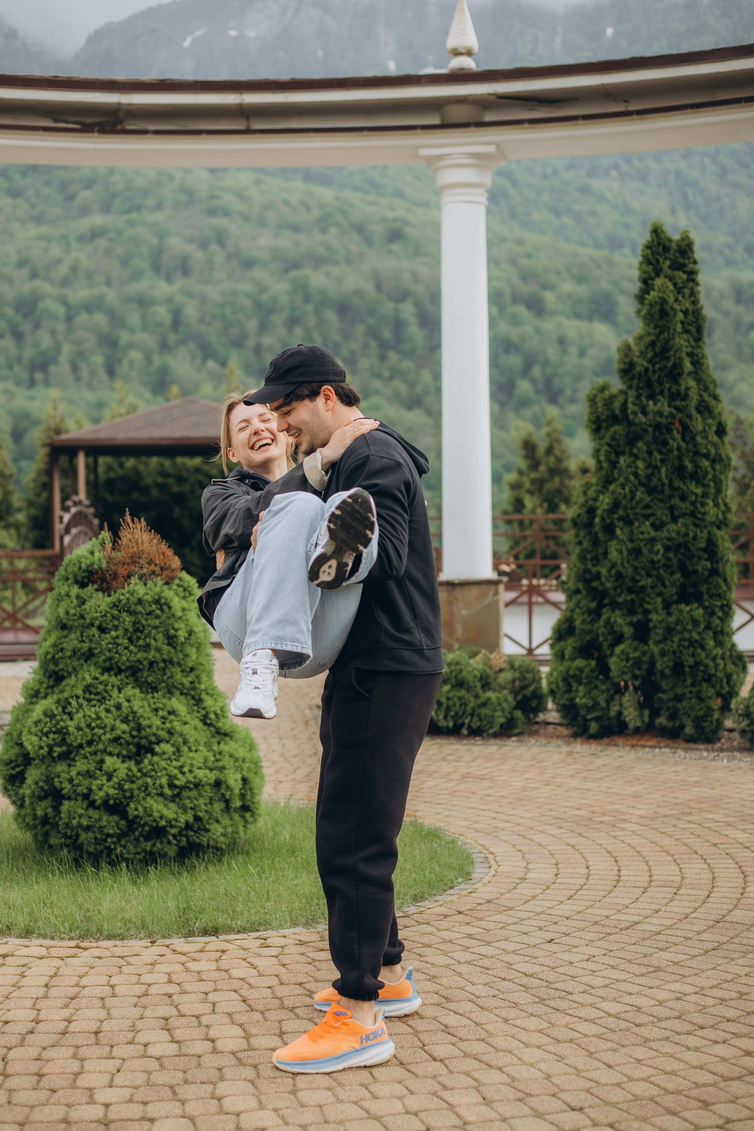 Фруктовый сад. Семейный и свадебный фотограф Сочи Адлер Сириус Красная поляна