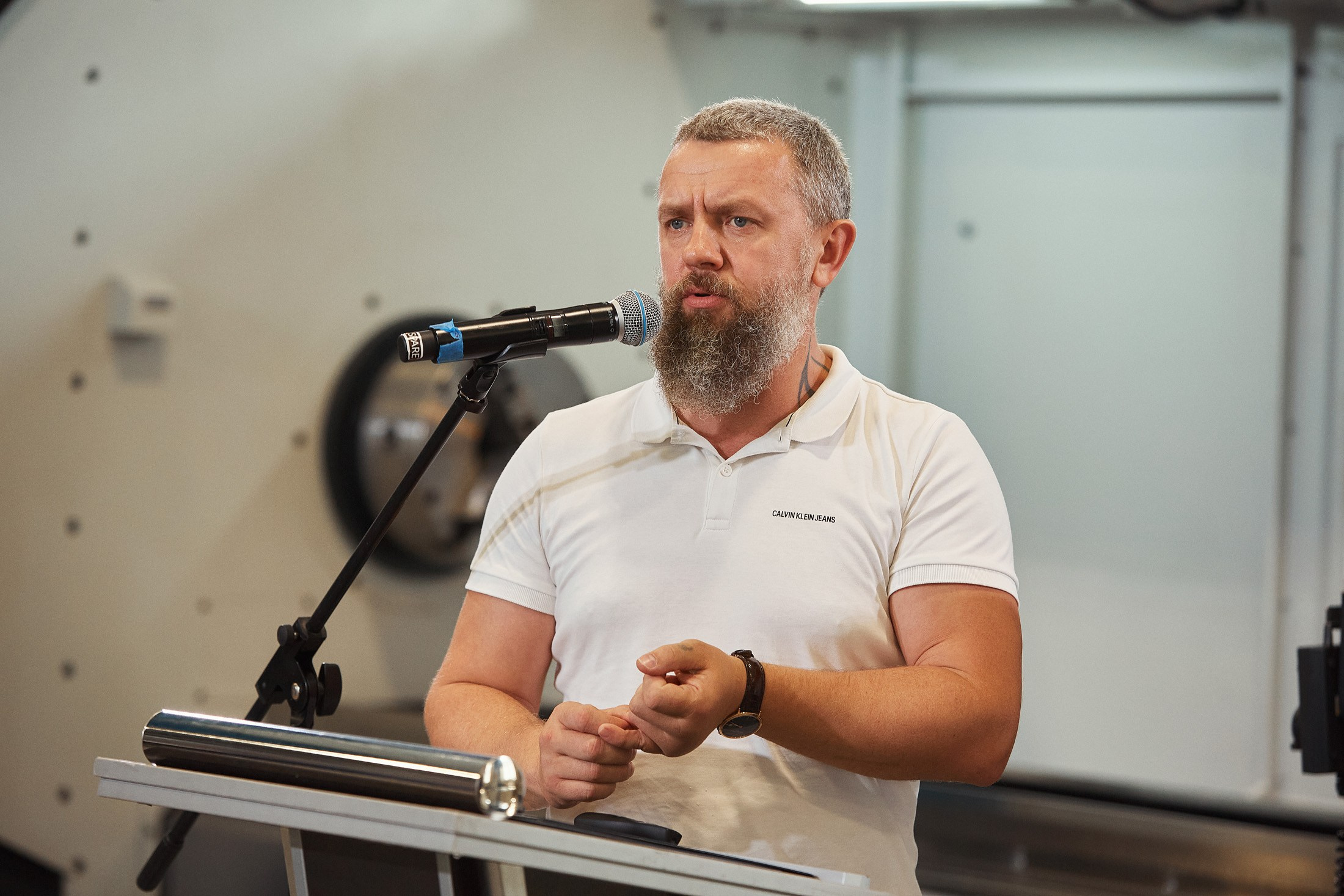 EMG / Международный форум / Презентация нового высокоточного станка. Антон Артюшин, портретный фотограф. Москва