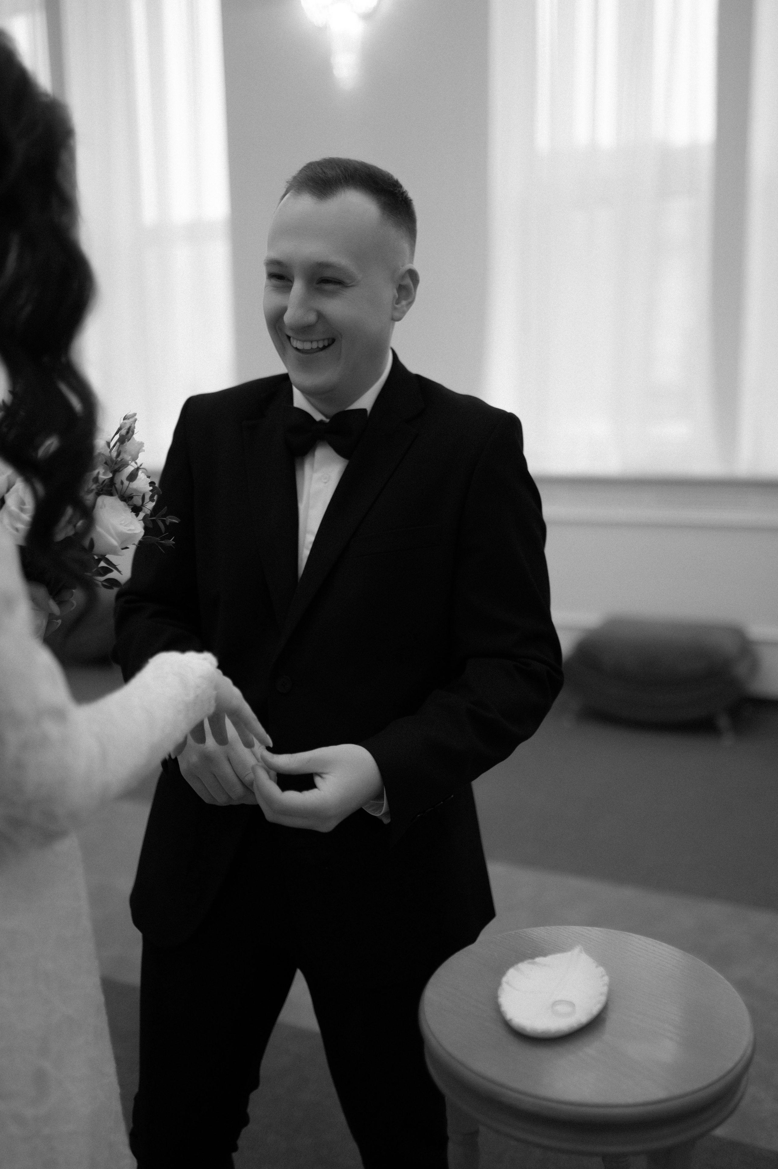 «И вот теперь остаются эти три: вера, надежда, любовь. Но величайшая из них — любовь». Твой личный проводник к красивым фотографиям в Старом Осколе