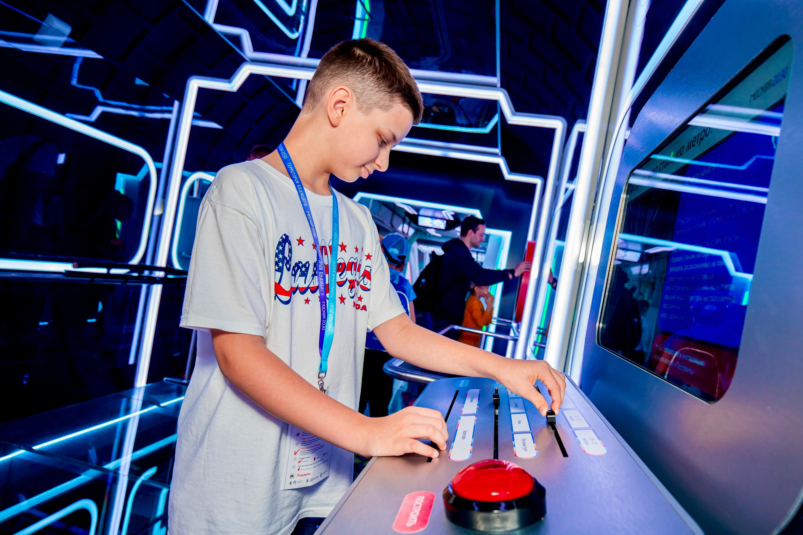 Москва 2030. Репортажный и fashion фотограф в Москве Сергей Бардин