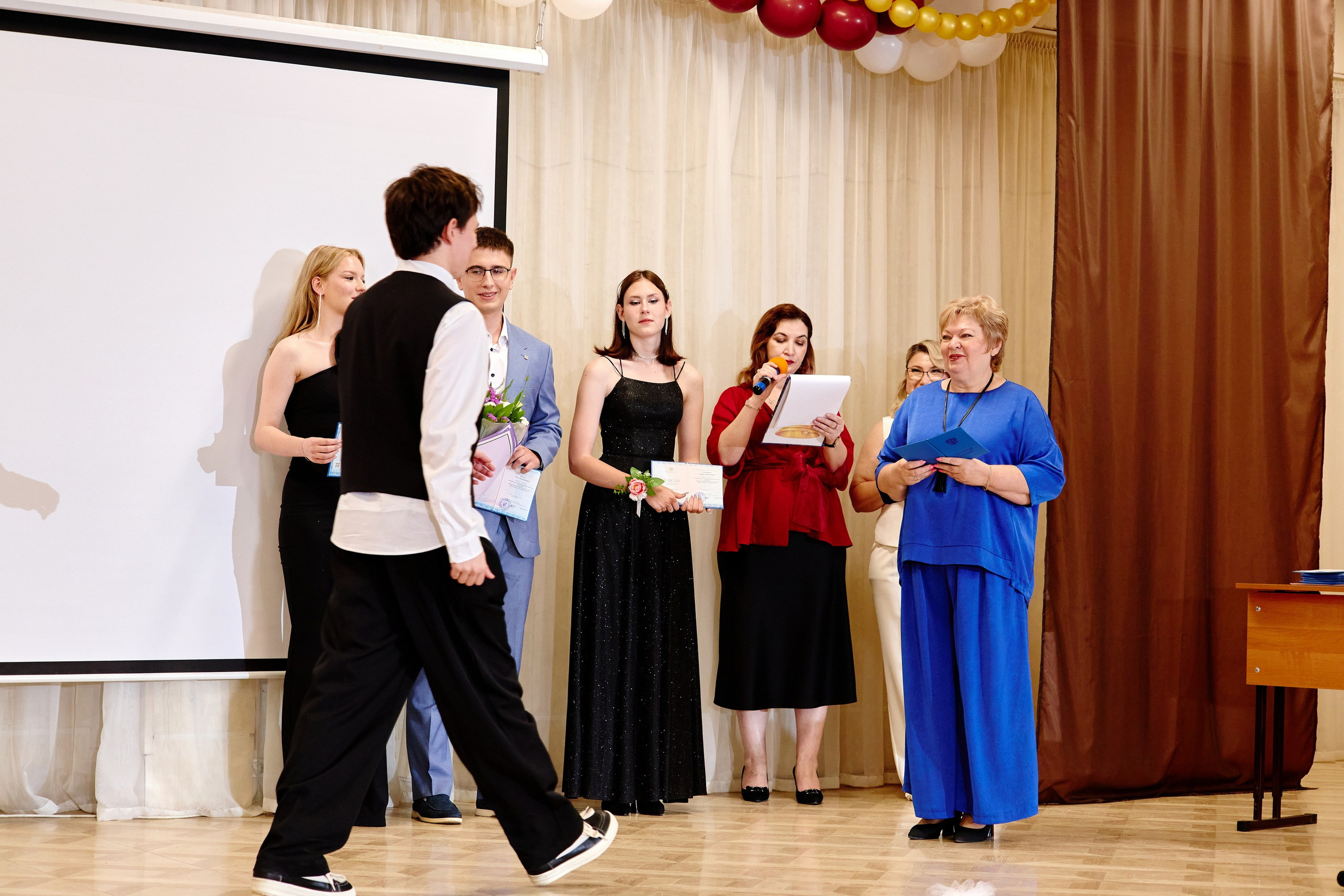 Выпускной 35 Сош. Фотограф Выпускные альбомы Таганрог Сергей Коробченко