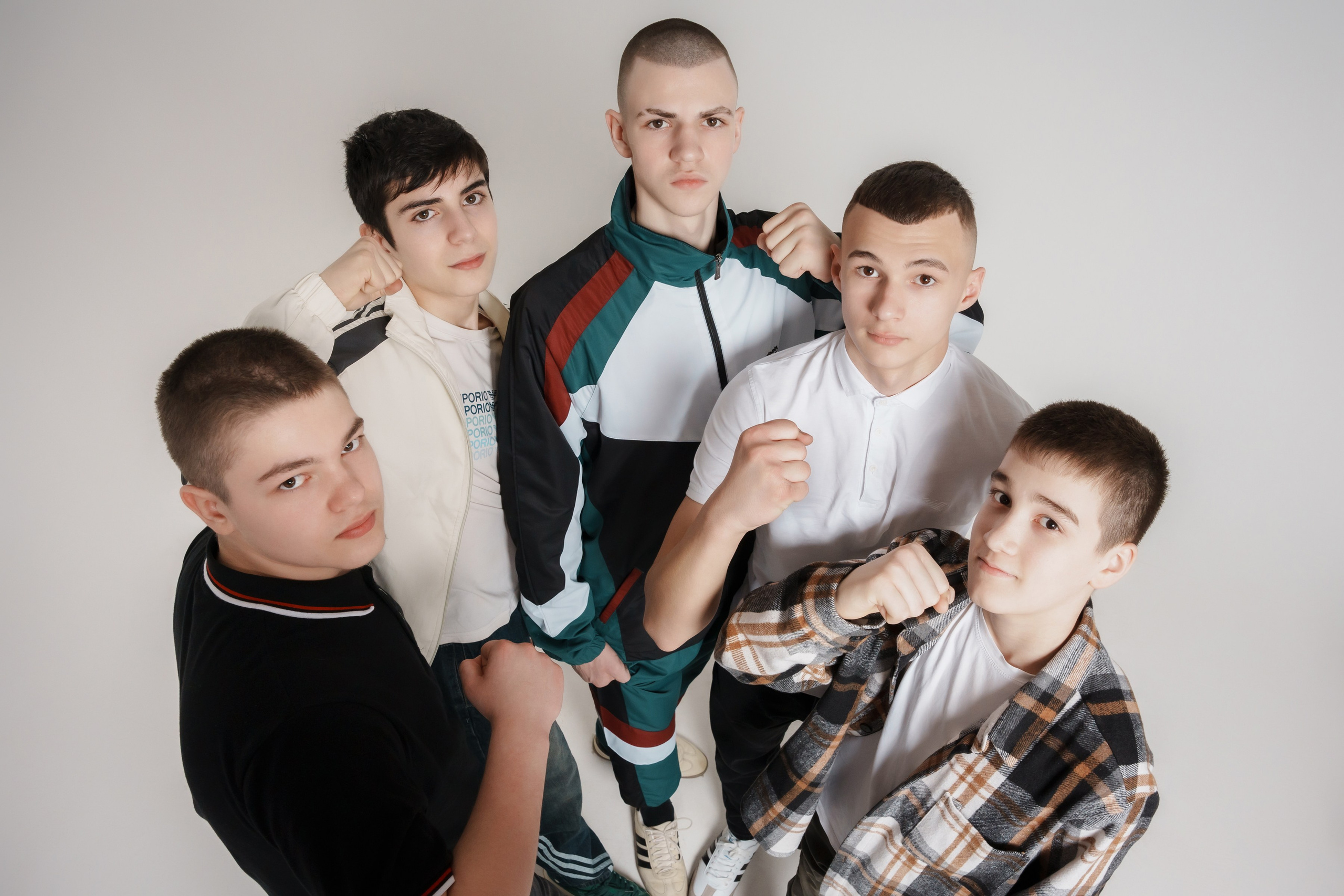 Групповые на белой циклораме. ВЫПУСКНЫЕ АЛЬБОМЫ, Школьный фотограф, семейный и свадебный в Саратове и области Ольга Плаксина