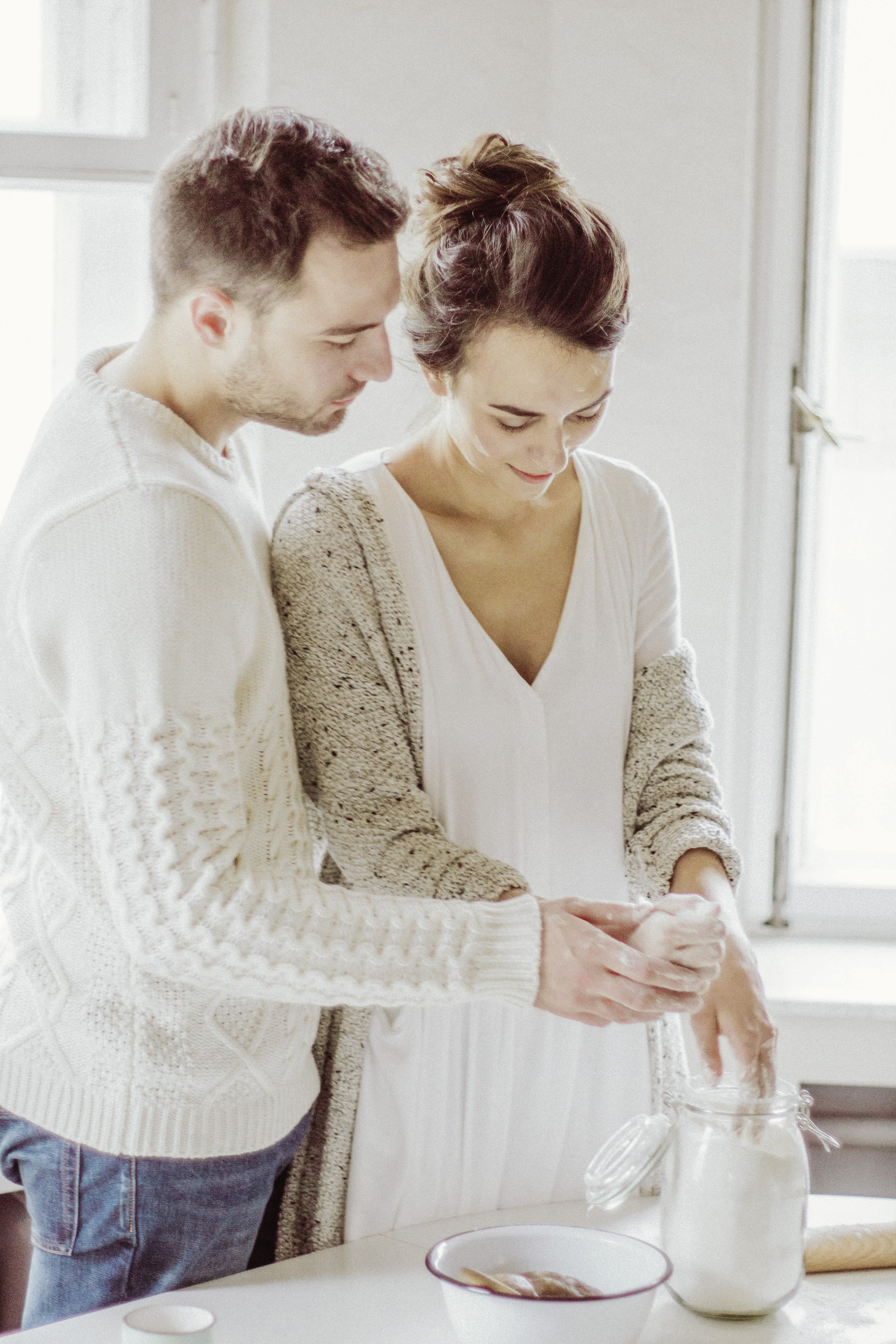 Уютная зимняя фотосессия для двоих дома