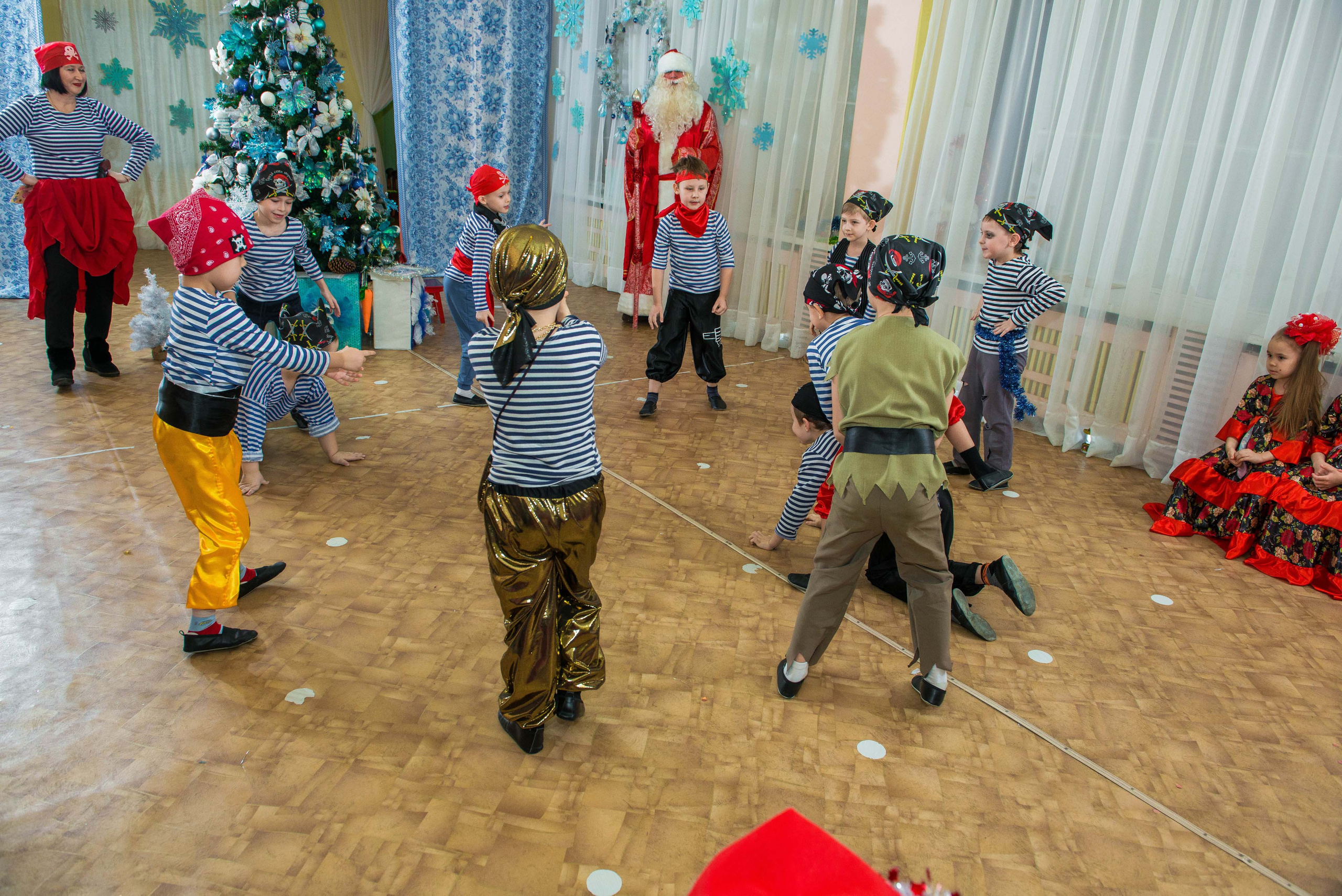 25.12.2019 д. с. № 5, Екатеринбург. Свадебный фотограф на Урале Виктор Соколов
