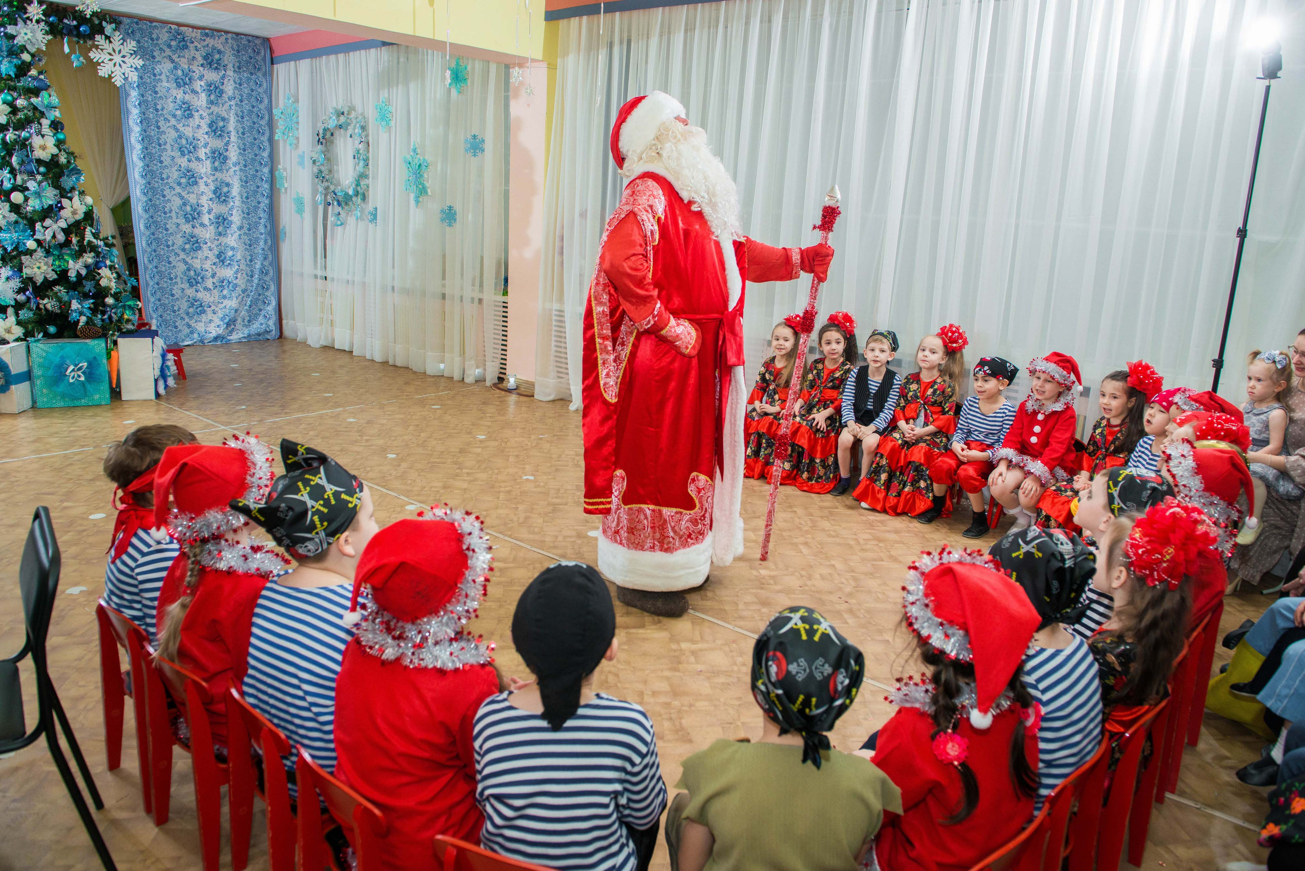25.12.2019 д. с. № 5, Екатеринбург. Свадебный фотограф на Урале Виктор Соколов