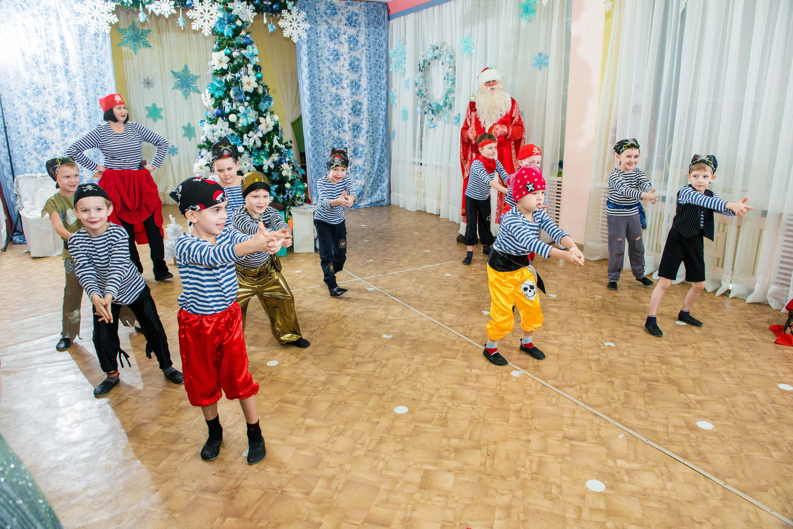 25.12.2019 д. с. № 5, Екатеринбург. Свадебный фотограф на Урале Виктор Соколов