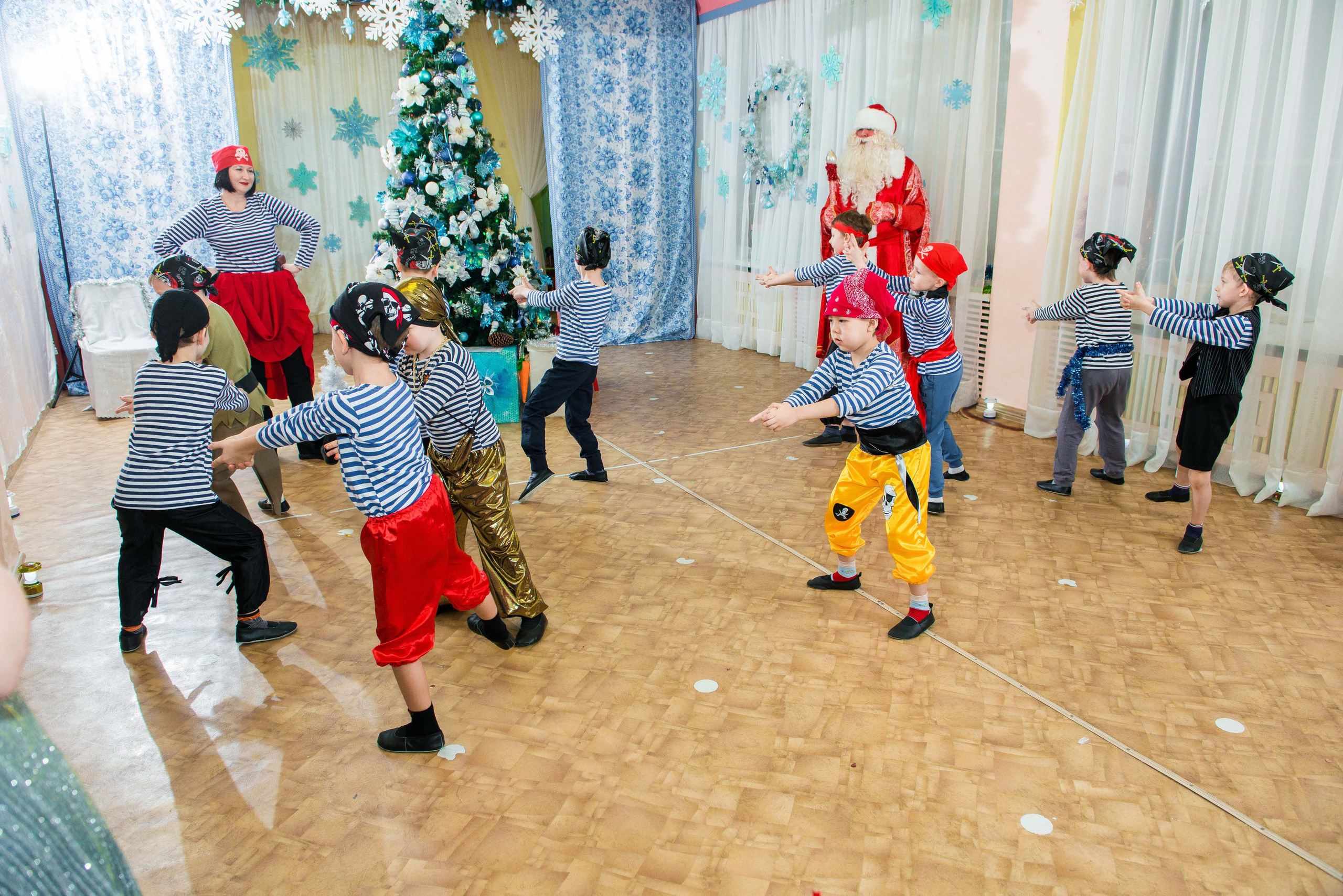 25.12.2019 д. с. № 5, Екатеринбург. Свадебный фотограф на Урале Виктор Соколов