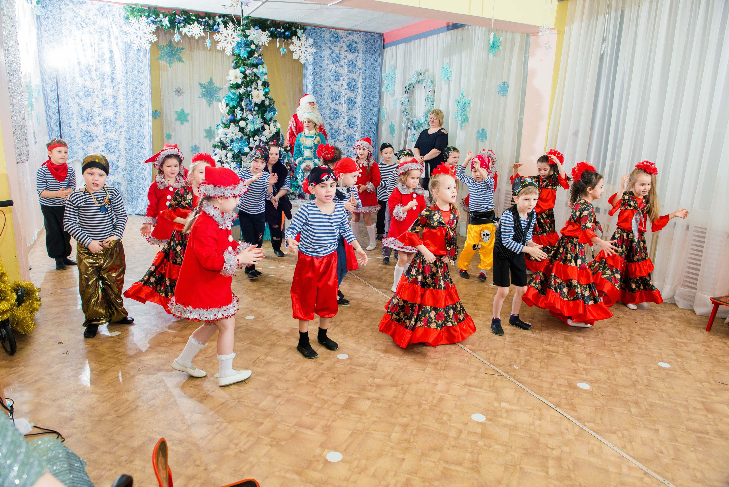 25.12.2019 д. с. № 5, Екатеринбург. Свадебный фотограф на Урале Виктор Соколов