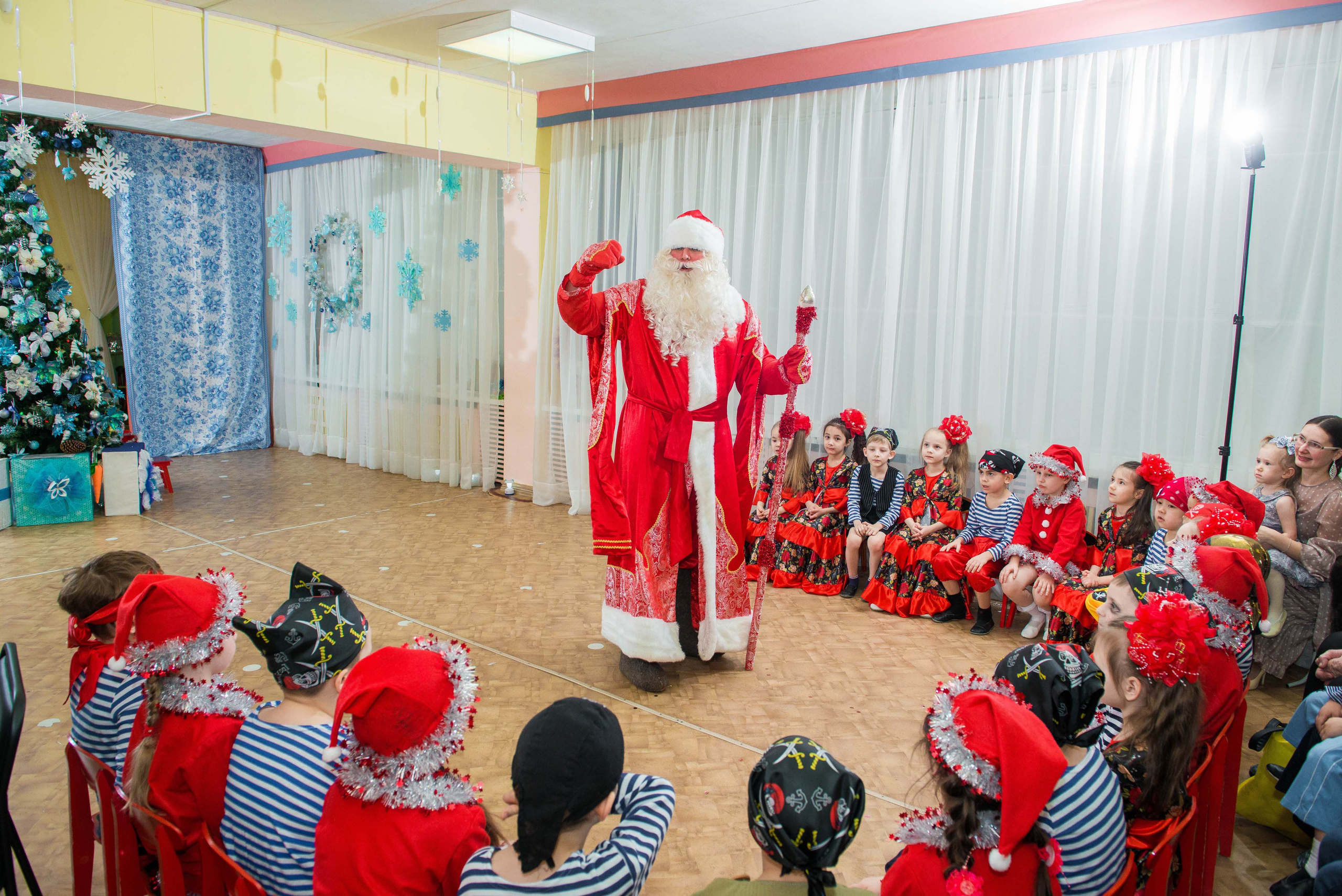 25.12.2019 д. с. № 5, Екатеринбург. Свадебный фотограф на Урале Виктор Соколов