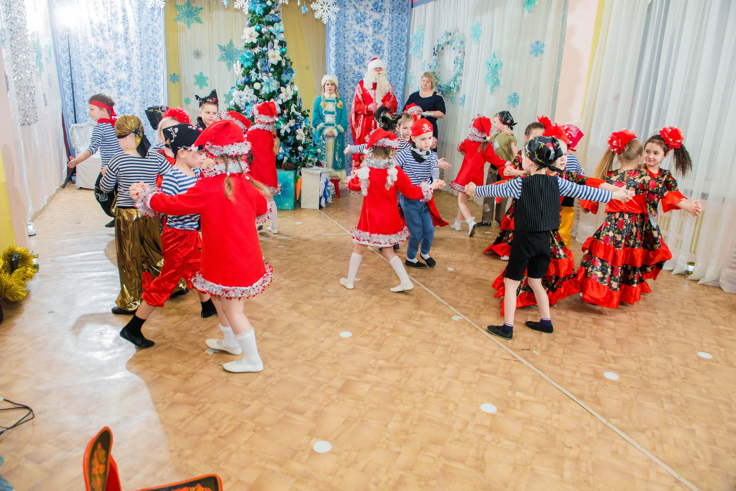 25.12.2019 д. с. № 5, Екатеринбург. Свадебный фотограф на Урале Виктор Соколов