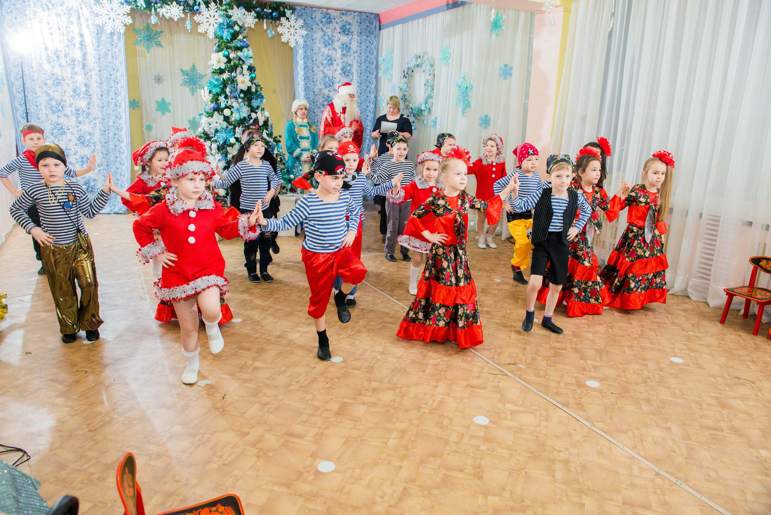 25.12.2019 д. с. № 5, Екатеринбург. Свадебный фотограф на Урале Виктор Соколов