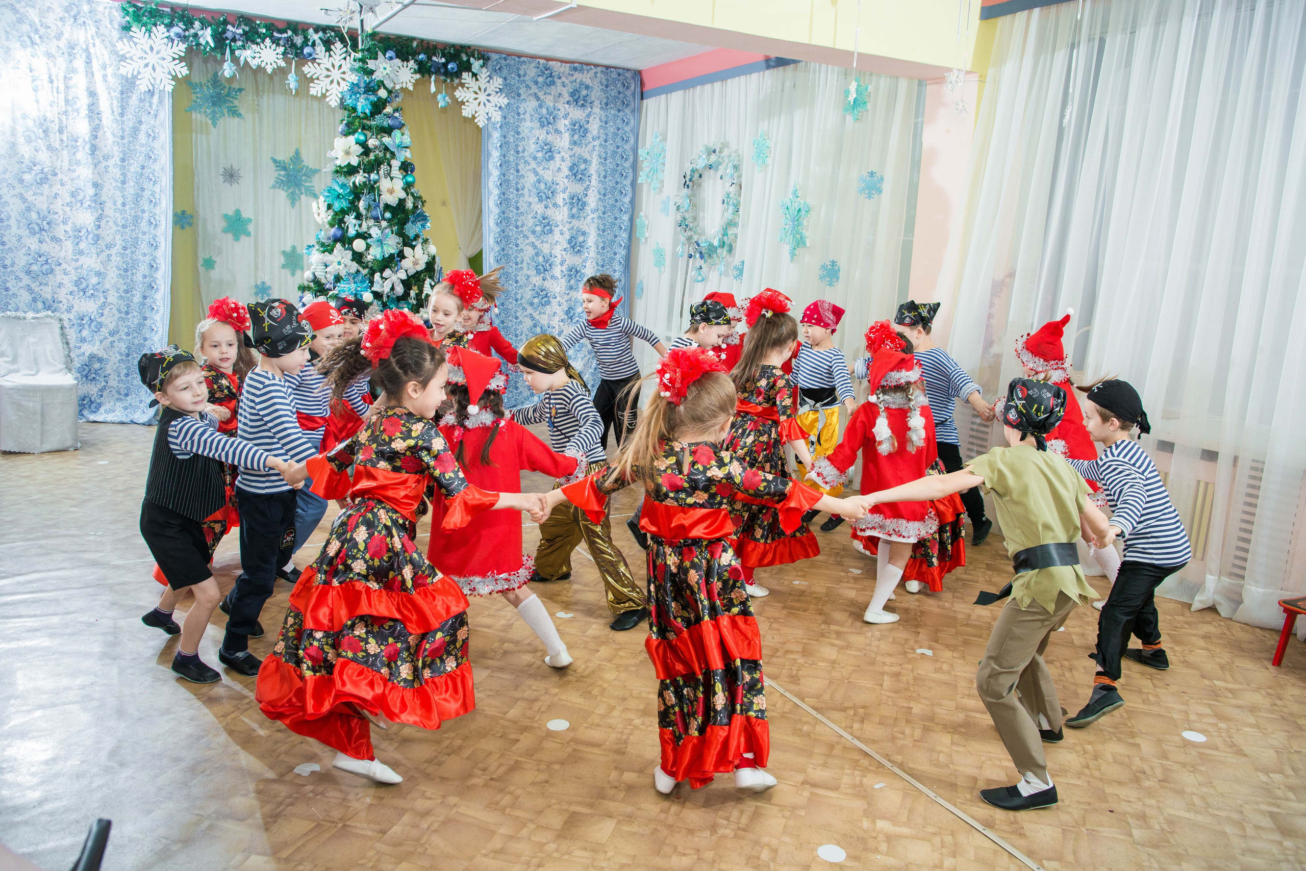 25.12.2019 д. с. № 5, Екатеринбург. Свадебный фотограф на Урале Виктор Соколов