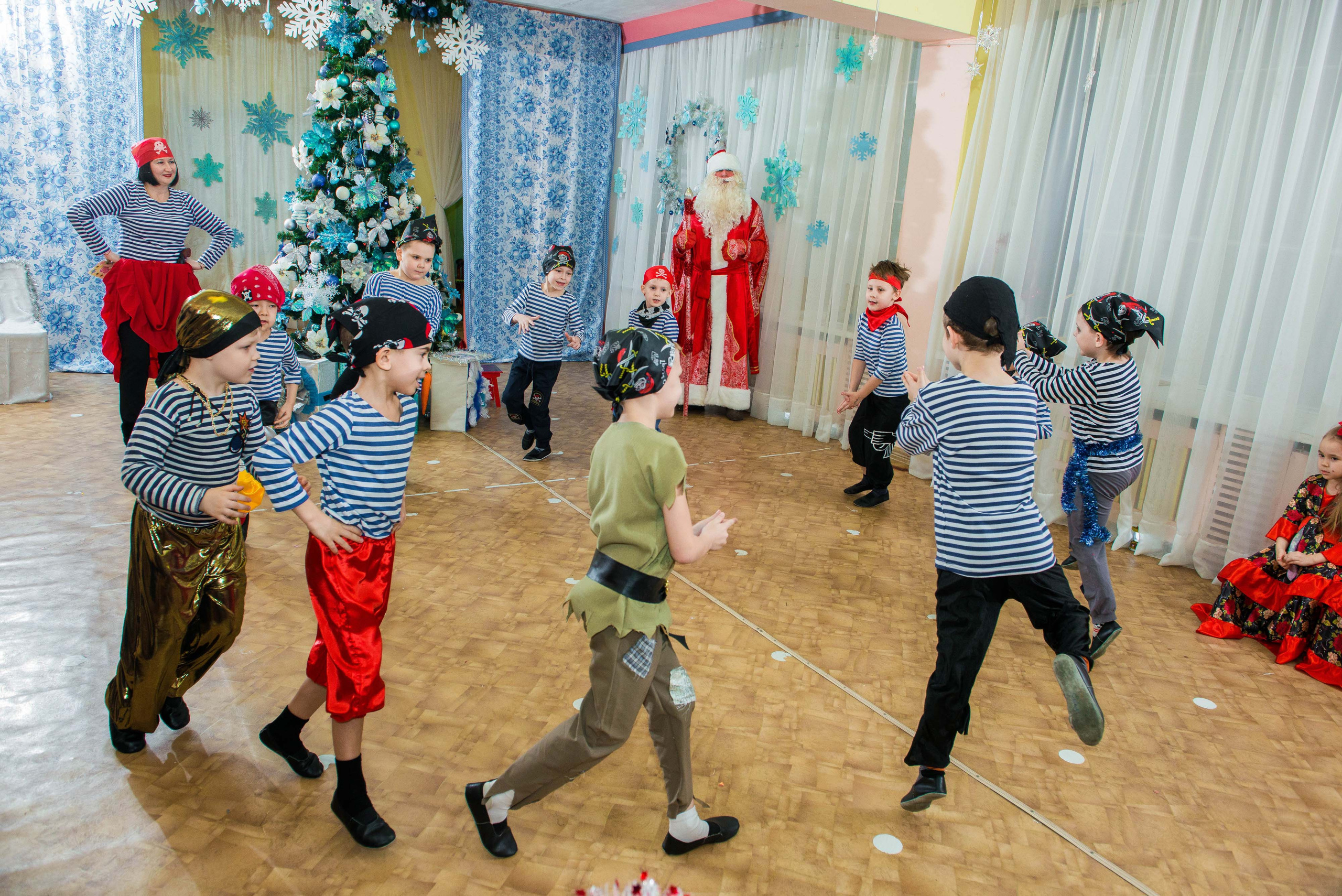 25.12.2019 д. с. № 5, Екатеринбург. Свадебный фотограф на Урале Виктор Соколов