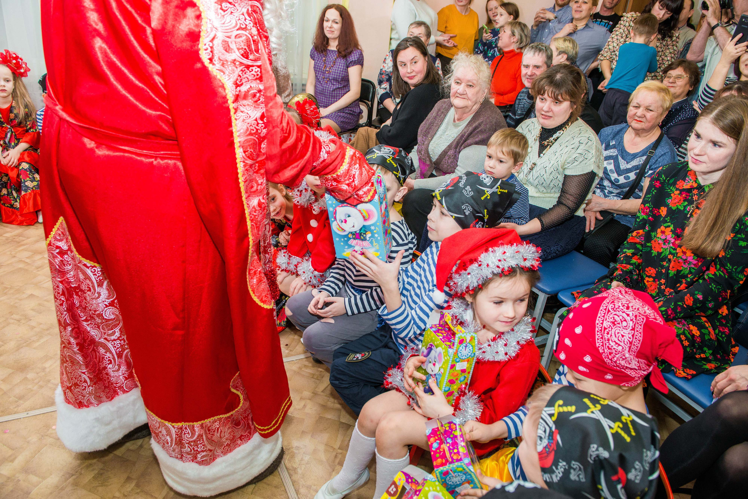 25.12.2019 д. с. № 5, Екатеринбург. Свадебный фотограф на Урале Виктор Соколов