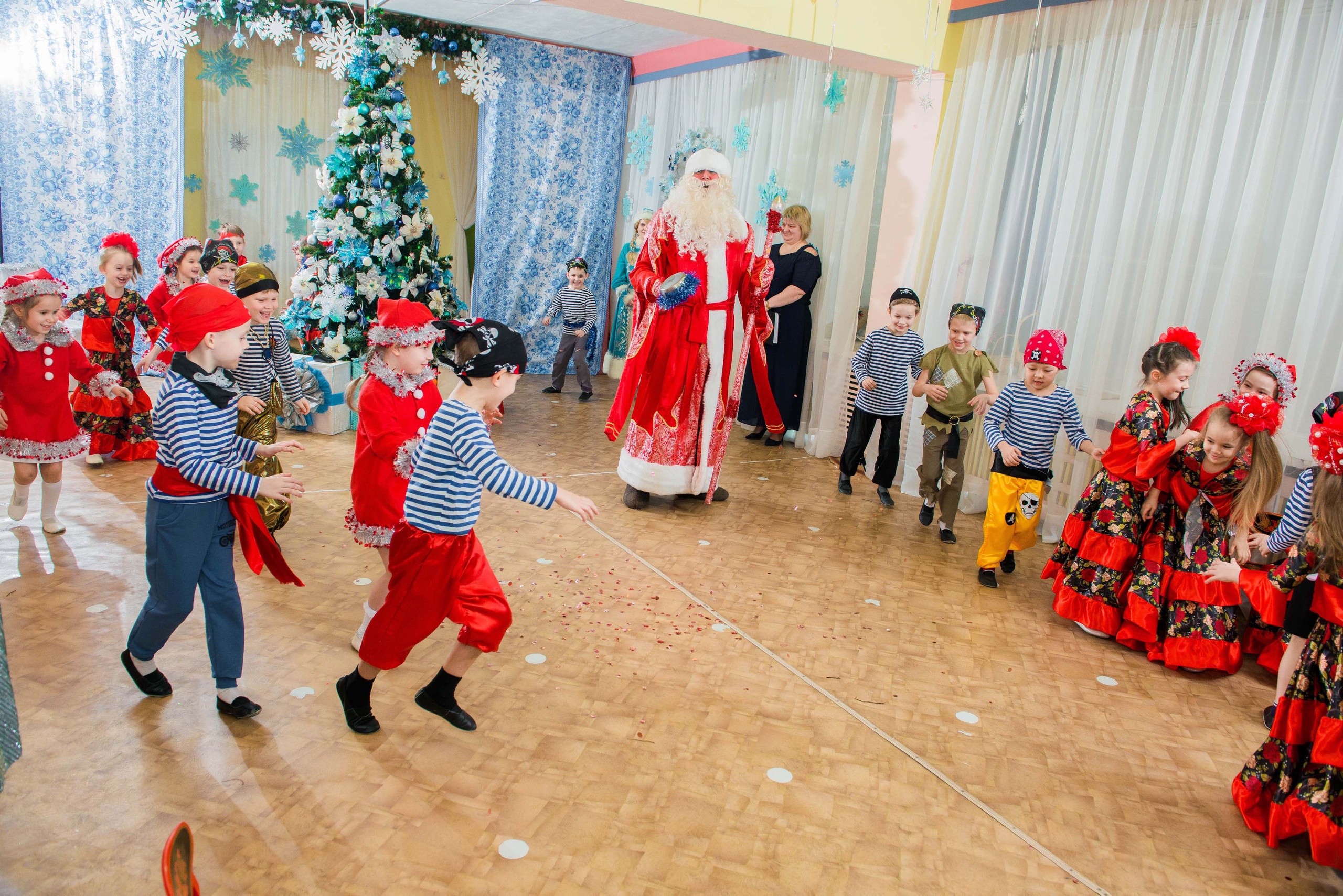 25.12.2019 д. с. № 5, Екатеринбург. Свадебный фотограф на Урале Виктор Соколов