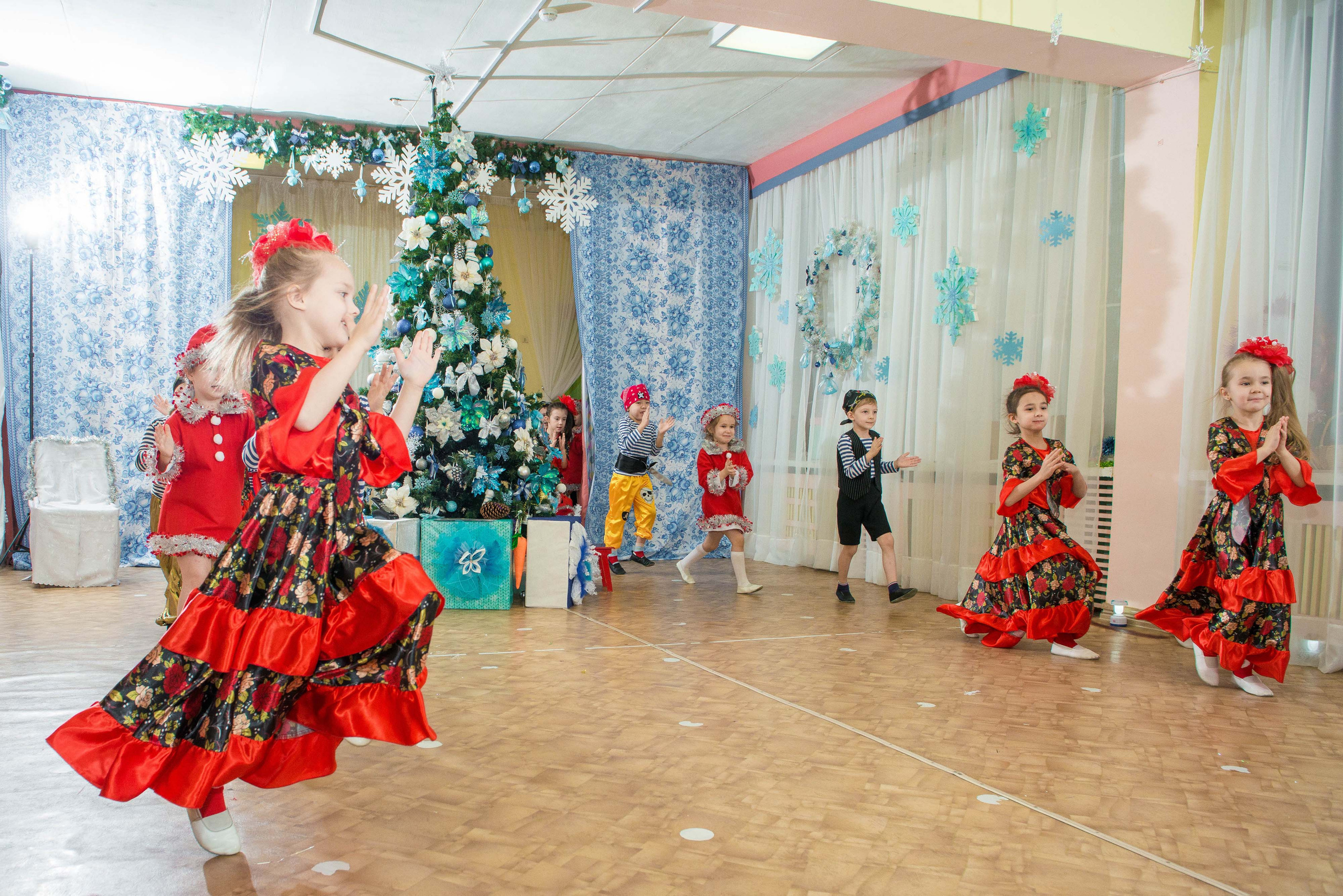 25.12.2019 д. с. № 5, Екатеринбург. Свадебный фотограф на Урале Виктор Соколов