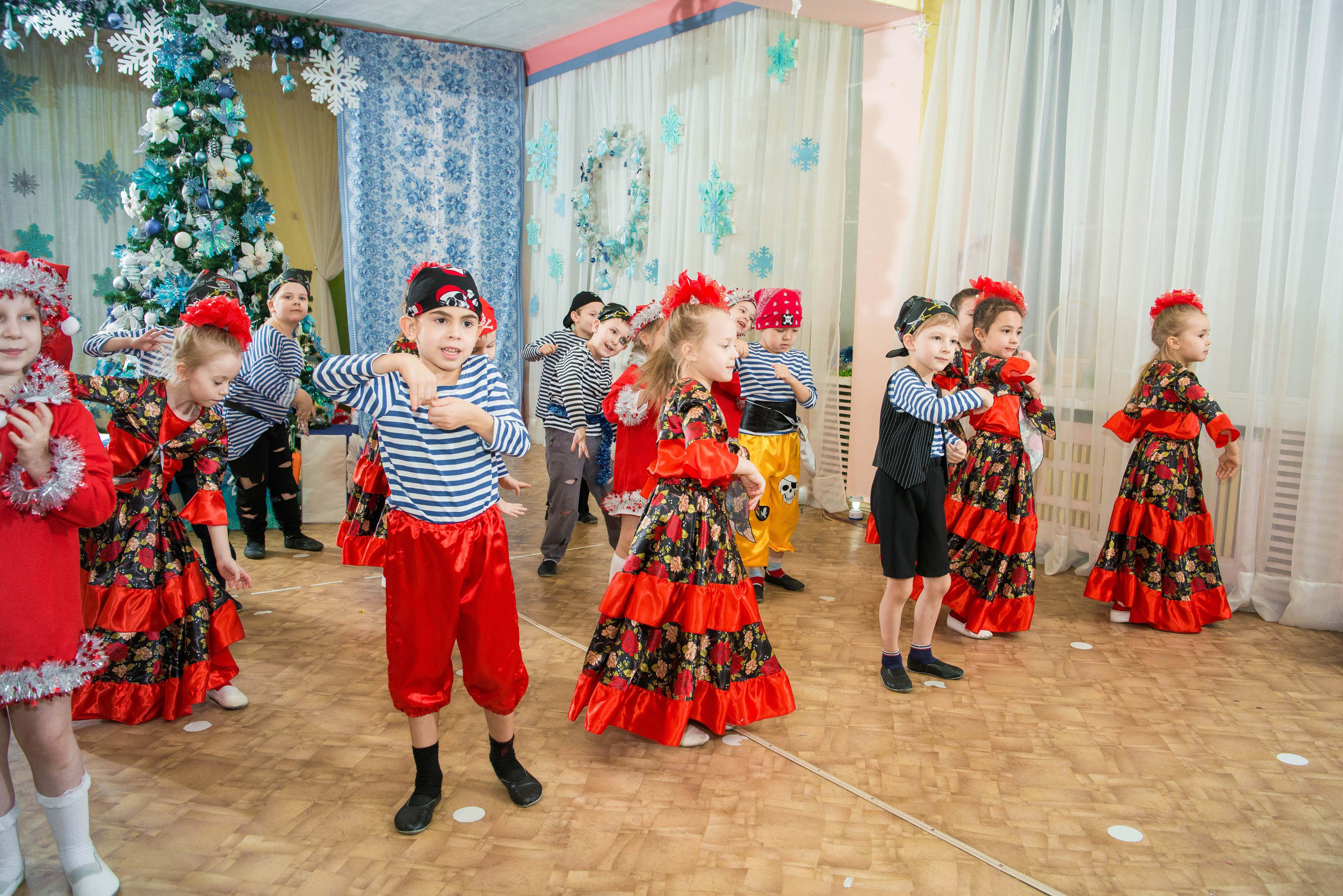 25.12.2019 д. с. № 5, Екатеринбург. Свадебный фотограф на Урале Виктор Соколов