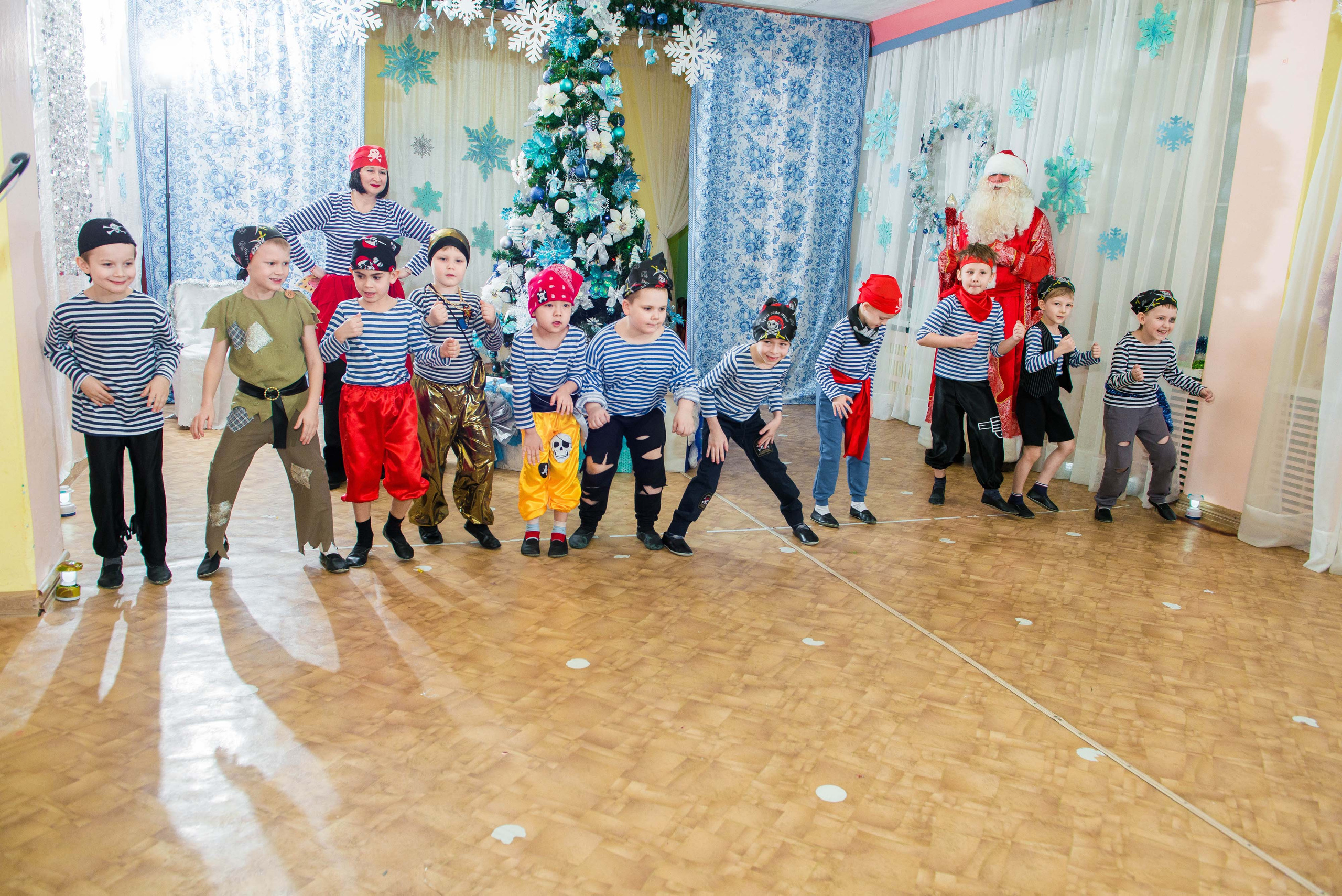 25.12.2019 д. с. № 5, Екатеринбург. Свадебный фотограф на Урале Виктор Соколов