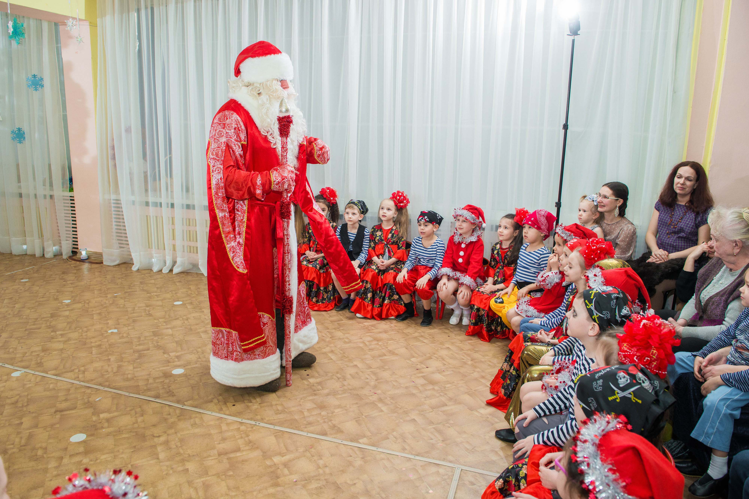 25.12.2019 д. с. № 5, Екатеринбург. Свадебный фотограф на Урале Виктор Соколов