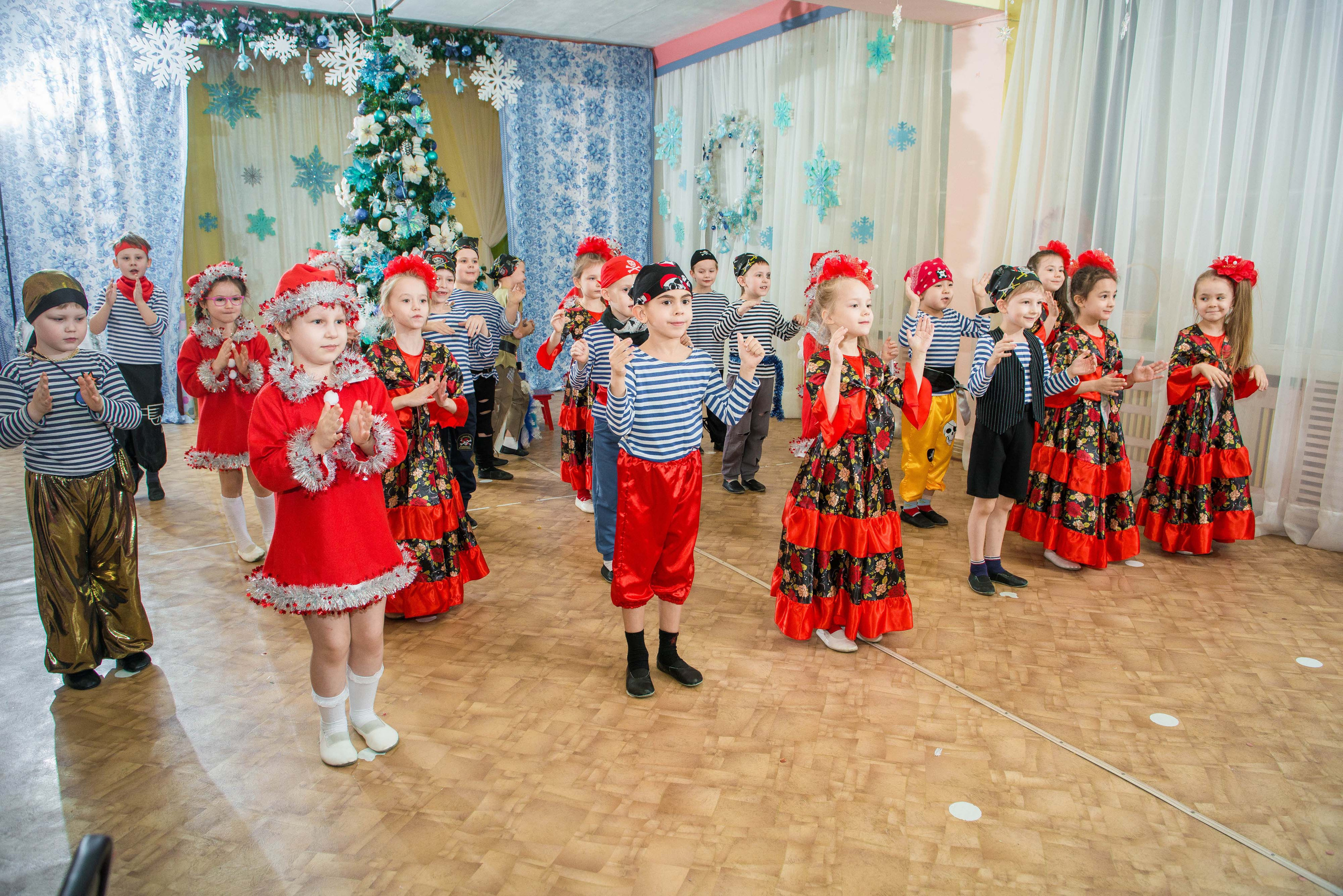 25.12.2019 д. с. № 5, Екатеринбург. Свадебный фотограф на Урале Виктор Соколов