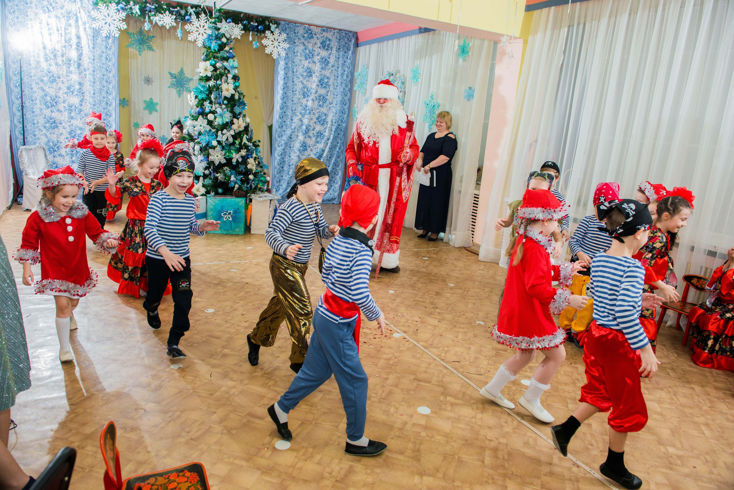 25.12.2019 д. с. № 5, Екатеринбург. Свадебный фотограф на Урале Виктор Соколов